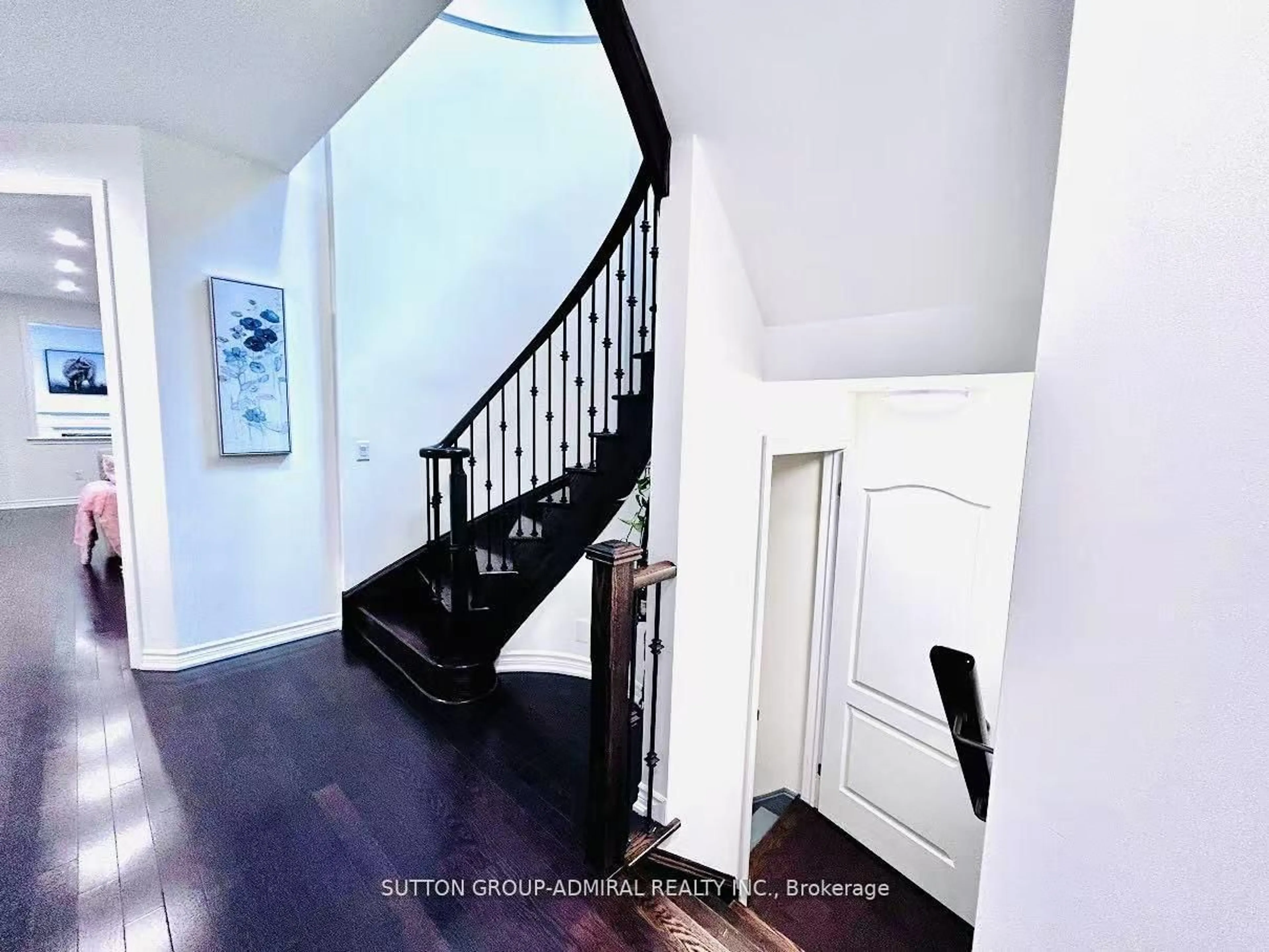 Indoor entryway for 81 Livante Crt, Markham Ontario L6C 1J5