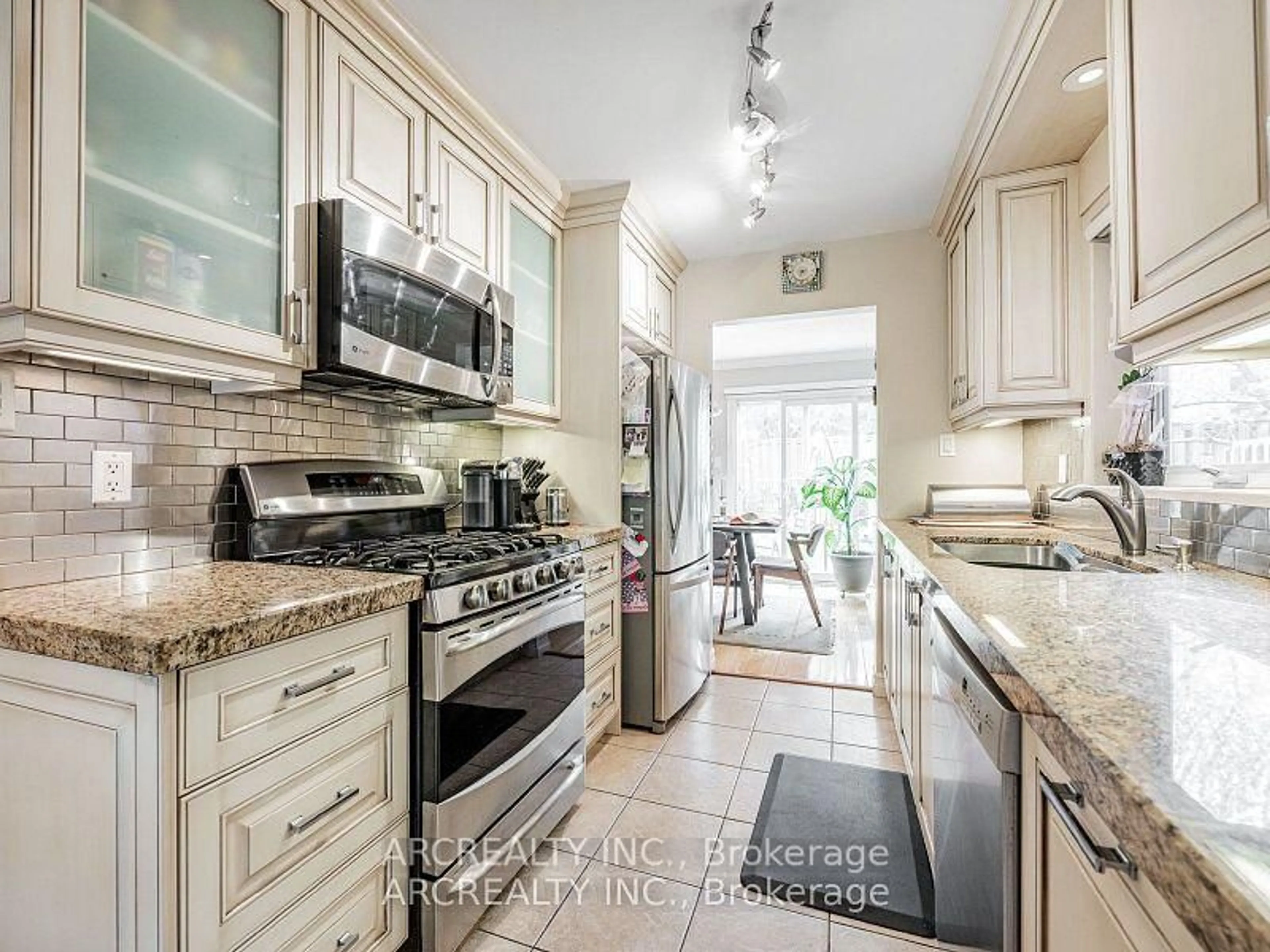 Unknown for 49 White Blvd, Vaughan Ontario L4J 5Z4