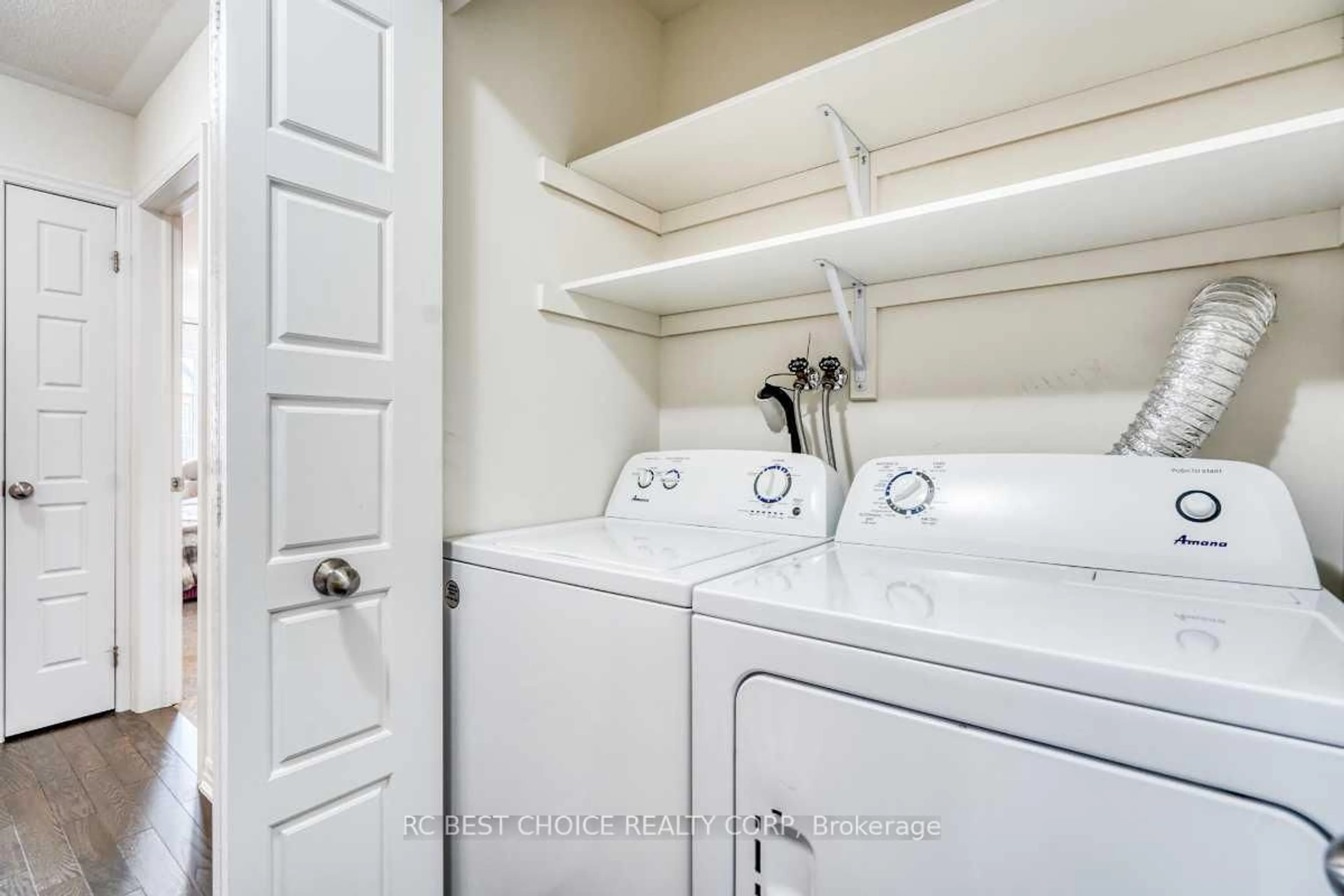 Laundry room for 24 Delano Way, Newmarket Ontario L3X 0L1