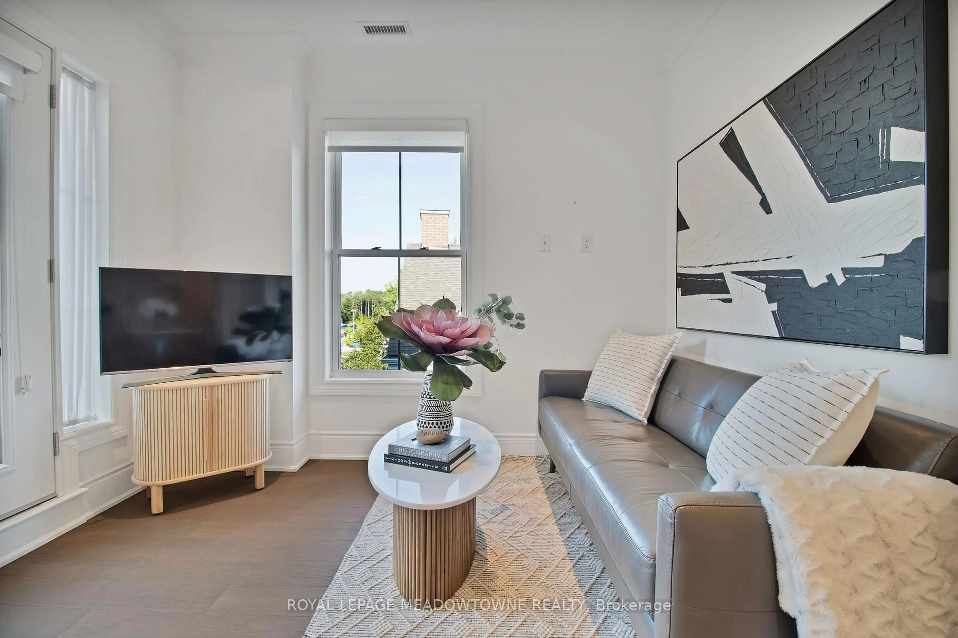 Living room with furniture, unknown for 10360 Islington Ave #301, Vaughan Ontario L0J 1C0