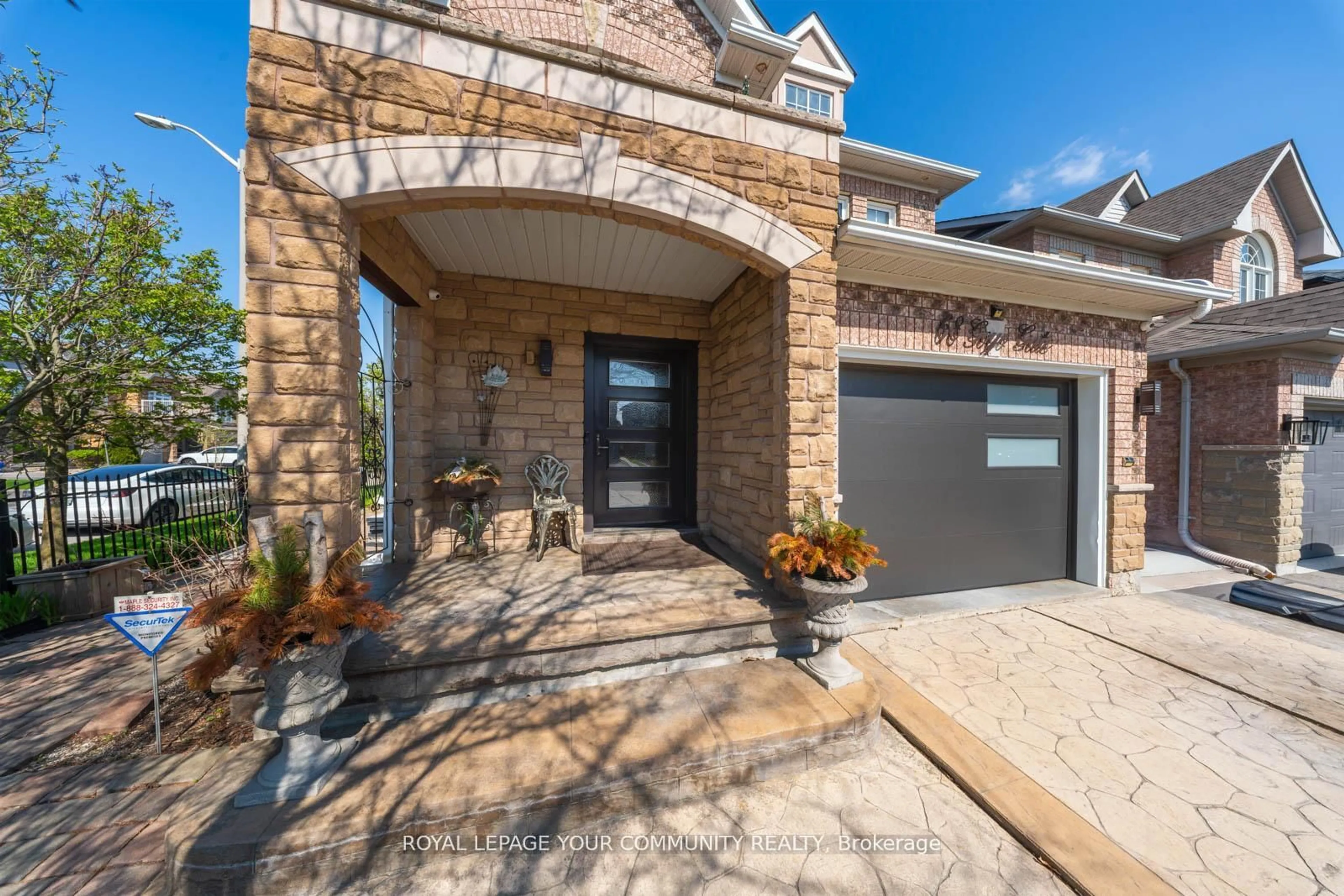 Home with brick exterior material, street for 68 Goyo Gate, Vaughan Ontario L6A 3T3
