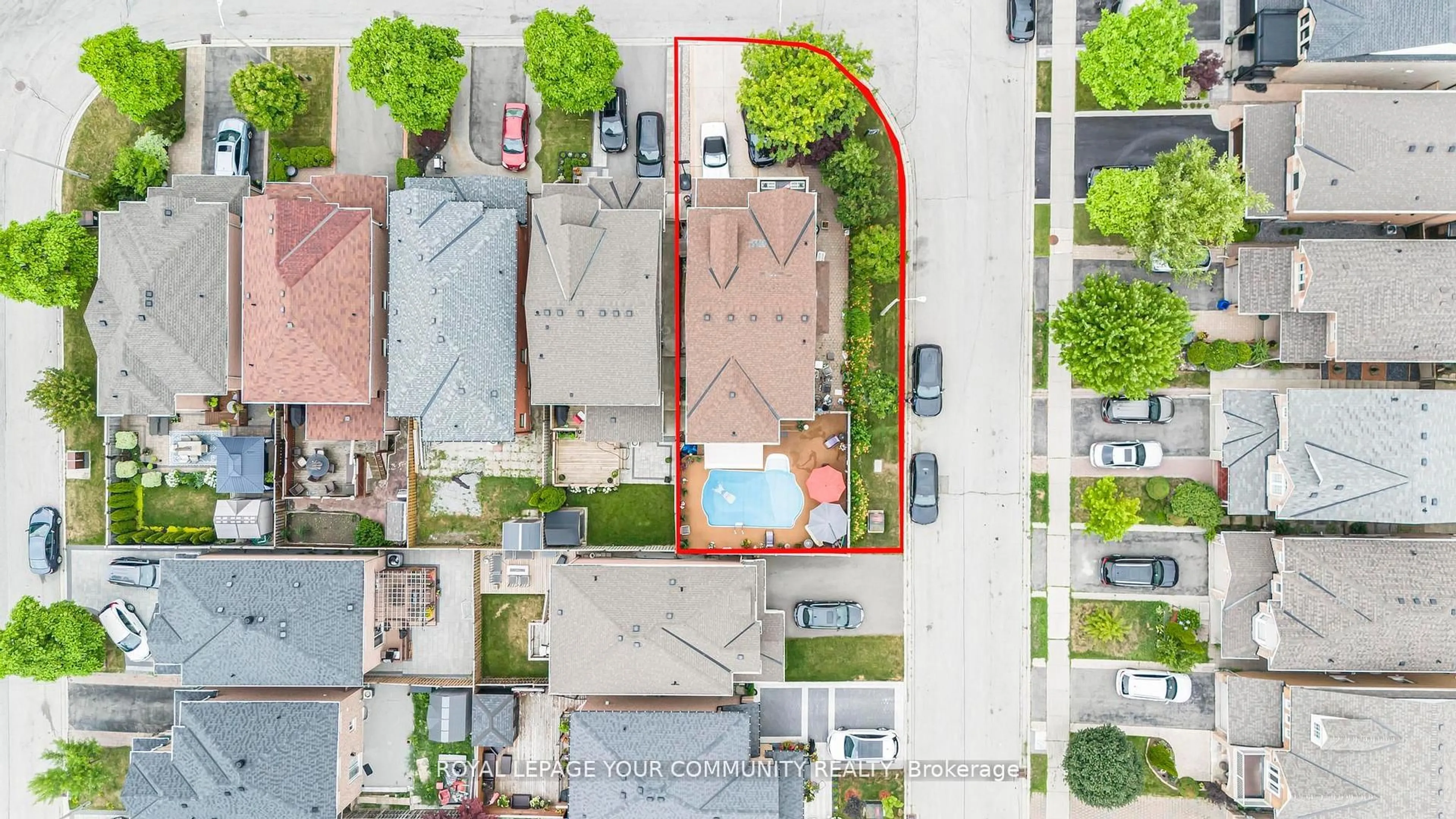 A pic from outside/outdoor area/front of a property/back of a property/a pic from drone, street for 68 Goyo Gate, Vaughan Ontario L6A 3T3