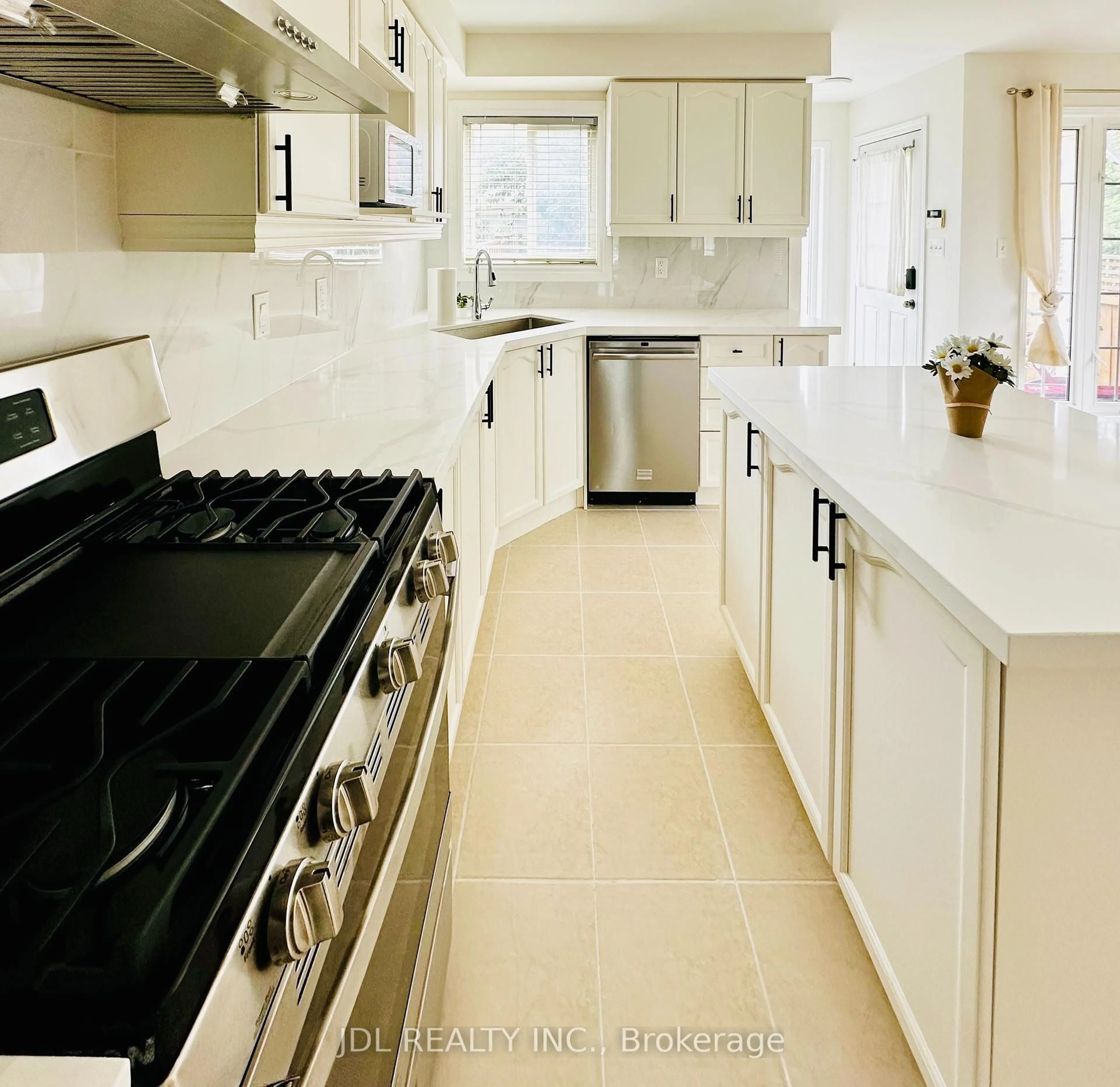 Unknown for 124 Gas Lamp Lane, Markham Ontario L6B 0H8