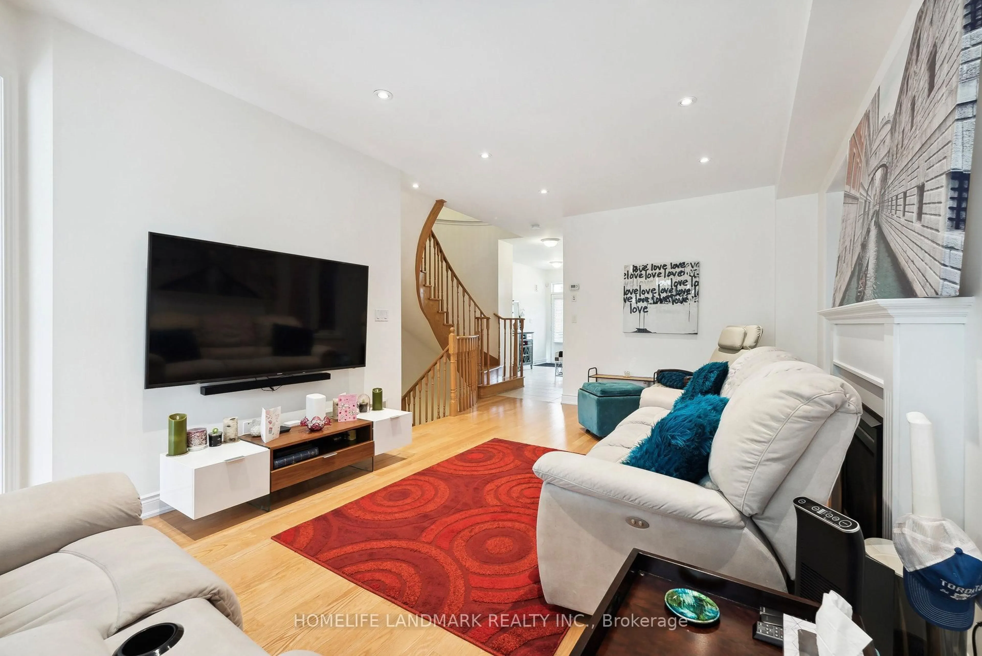 Living room with furniture, unknown for 20 Mack Clement Lane, Richmond Hill Ontario L4S 1K7