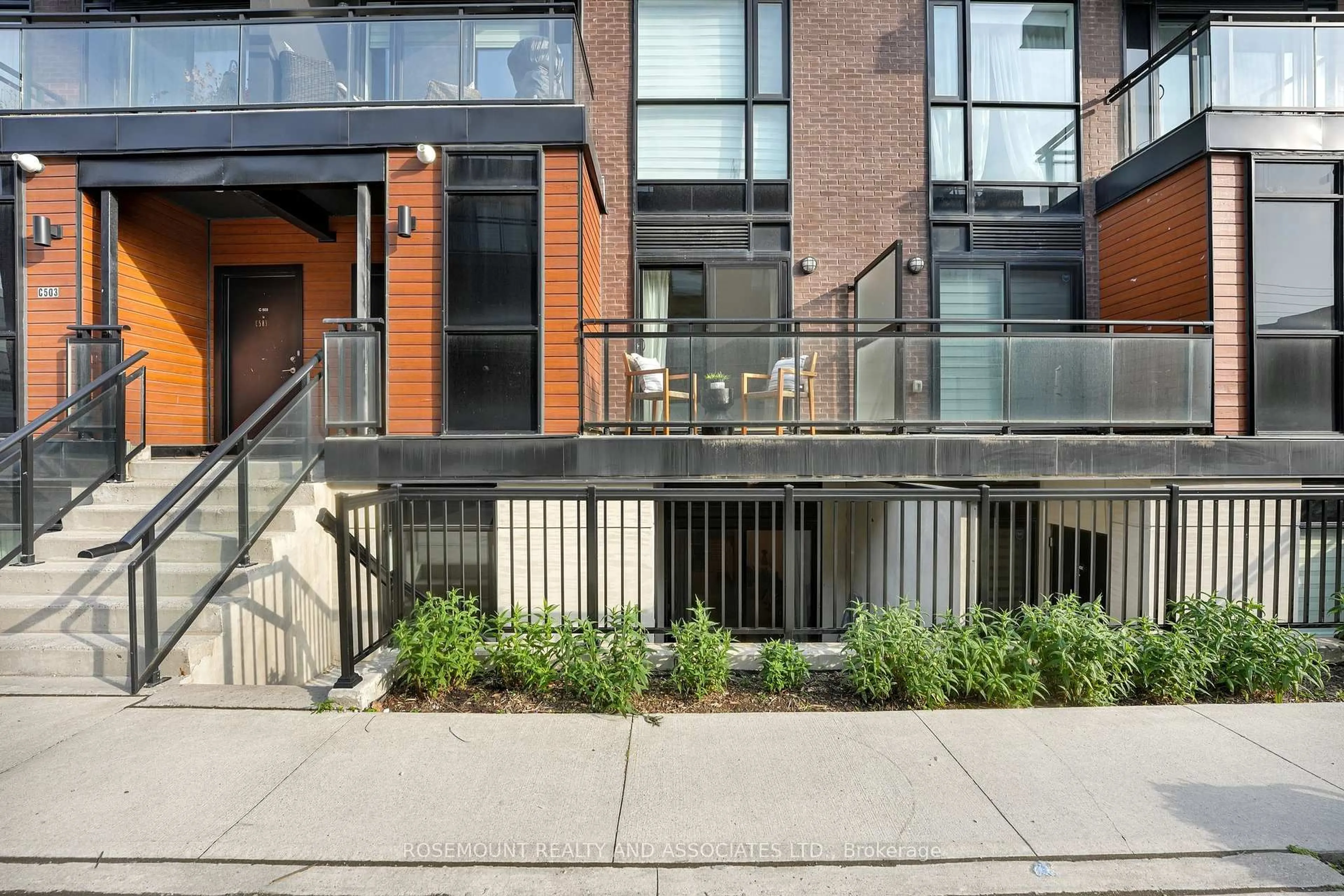 Patio, street for 5299 Highway 07 Rd #c402, Vaughan Ontario L4L 0J1