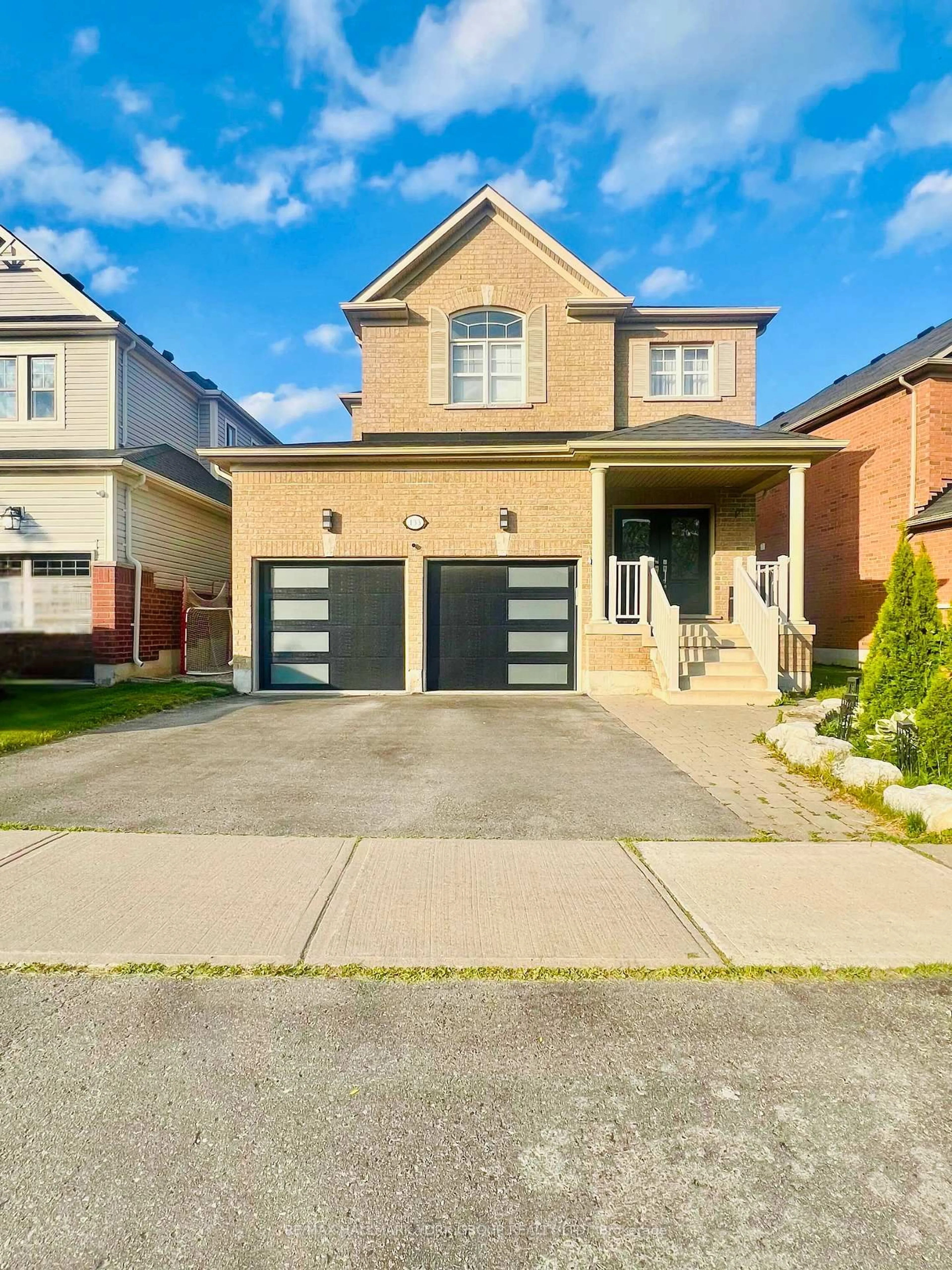Home with brick exterior material, street for 133 Long St, Bradford West Gwillimbury Ontario L3Z 0S5