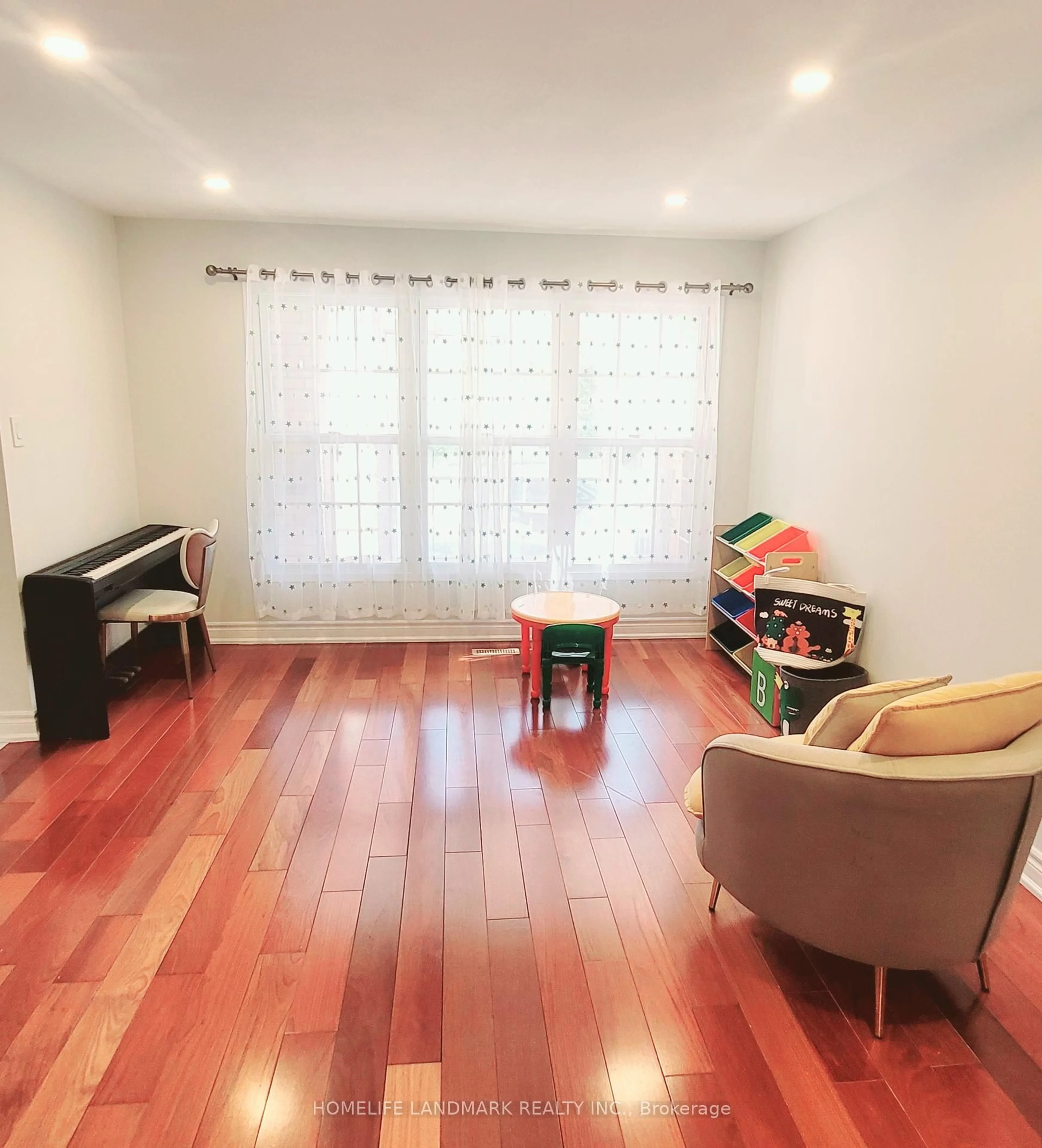 A pic of a room for 2 Marion Cres, Markham Ontario L3P 6E8