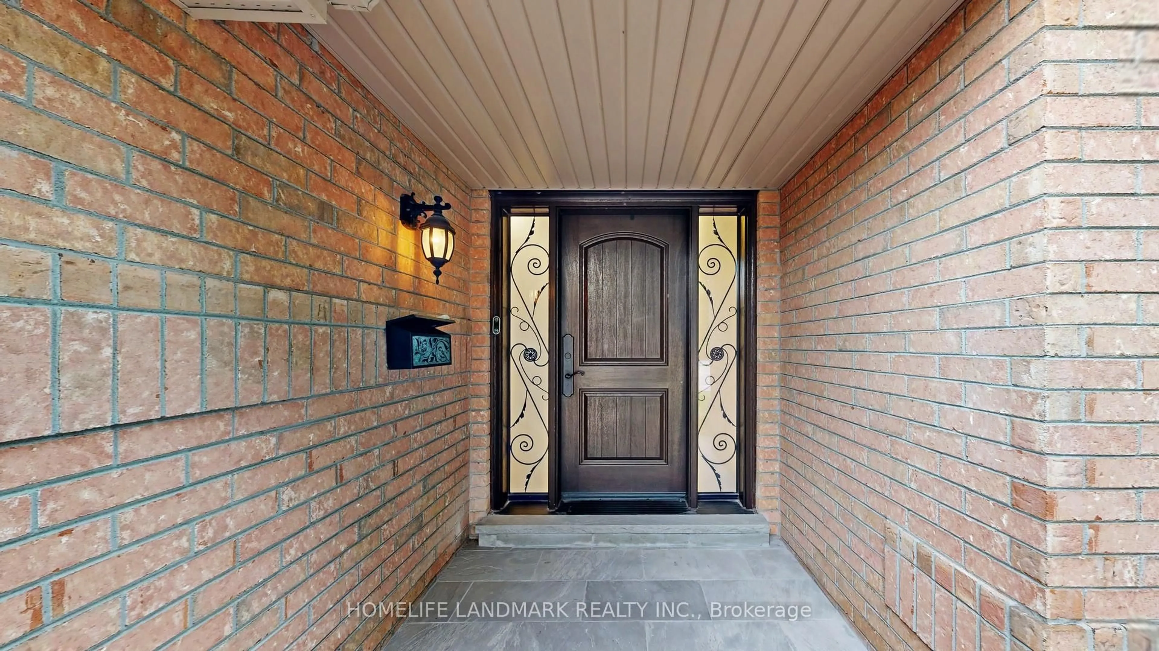 Indoor entryway for 14 Casson Pl, Markham Ontario L3R 0G2