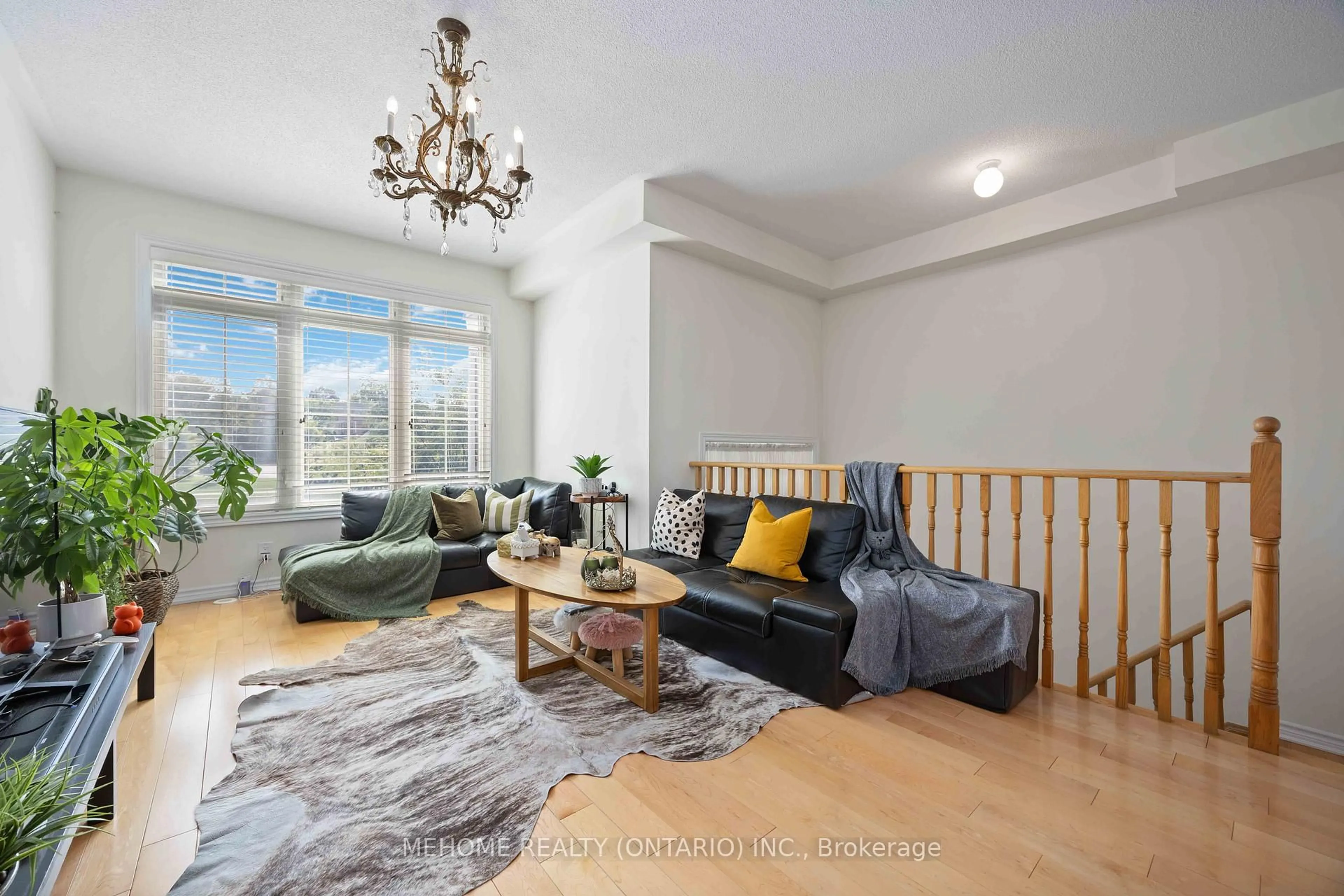 Living room with furniture, unknown for 251 Dundas Way, Markham Ontario L6E 0S8