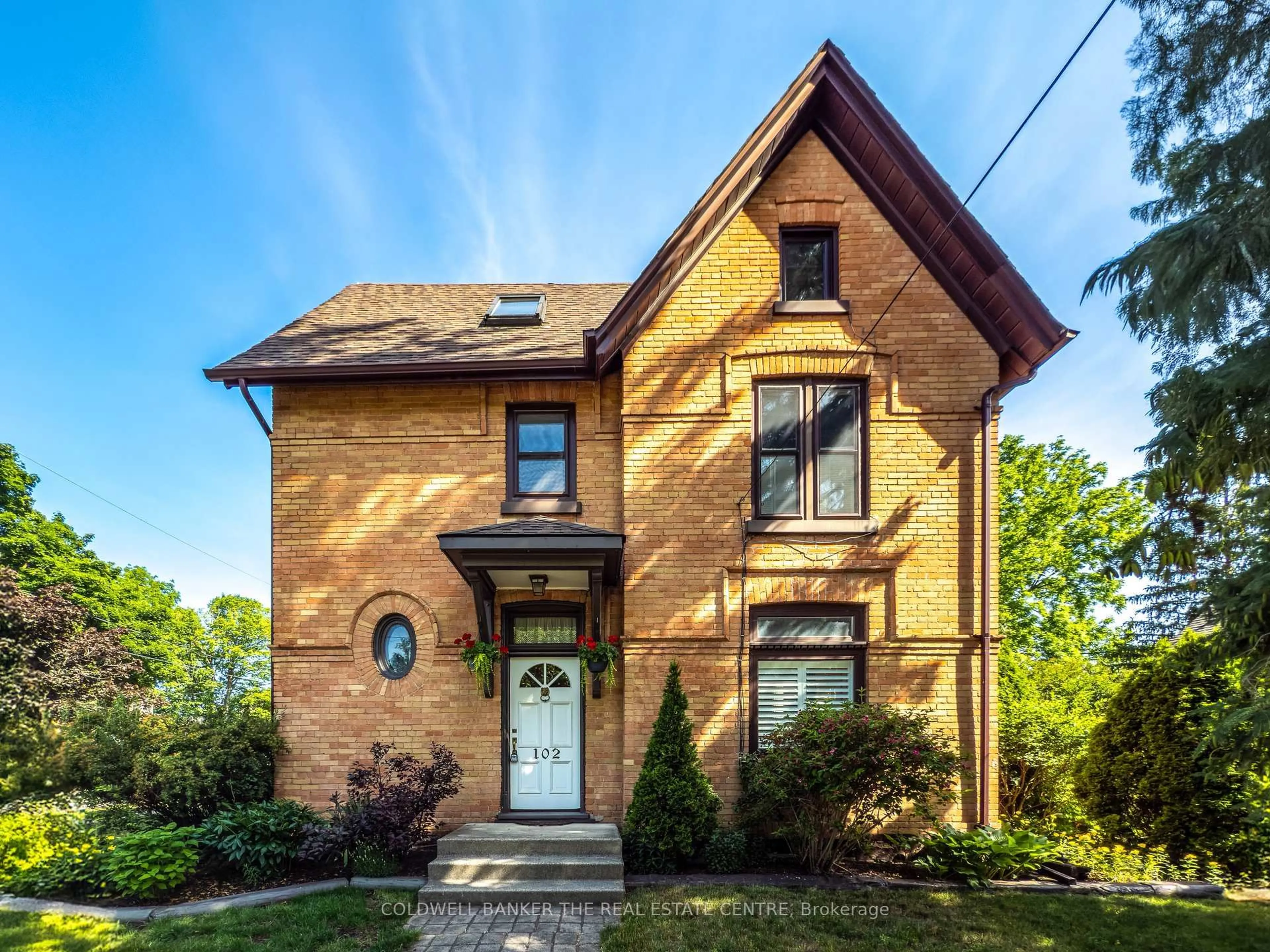 Home with brick exterior material, street for 102 Wellington St, New Tecumseth Ontario L9R 1G7