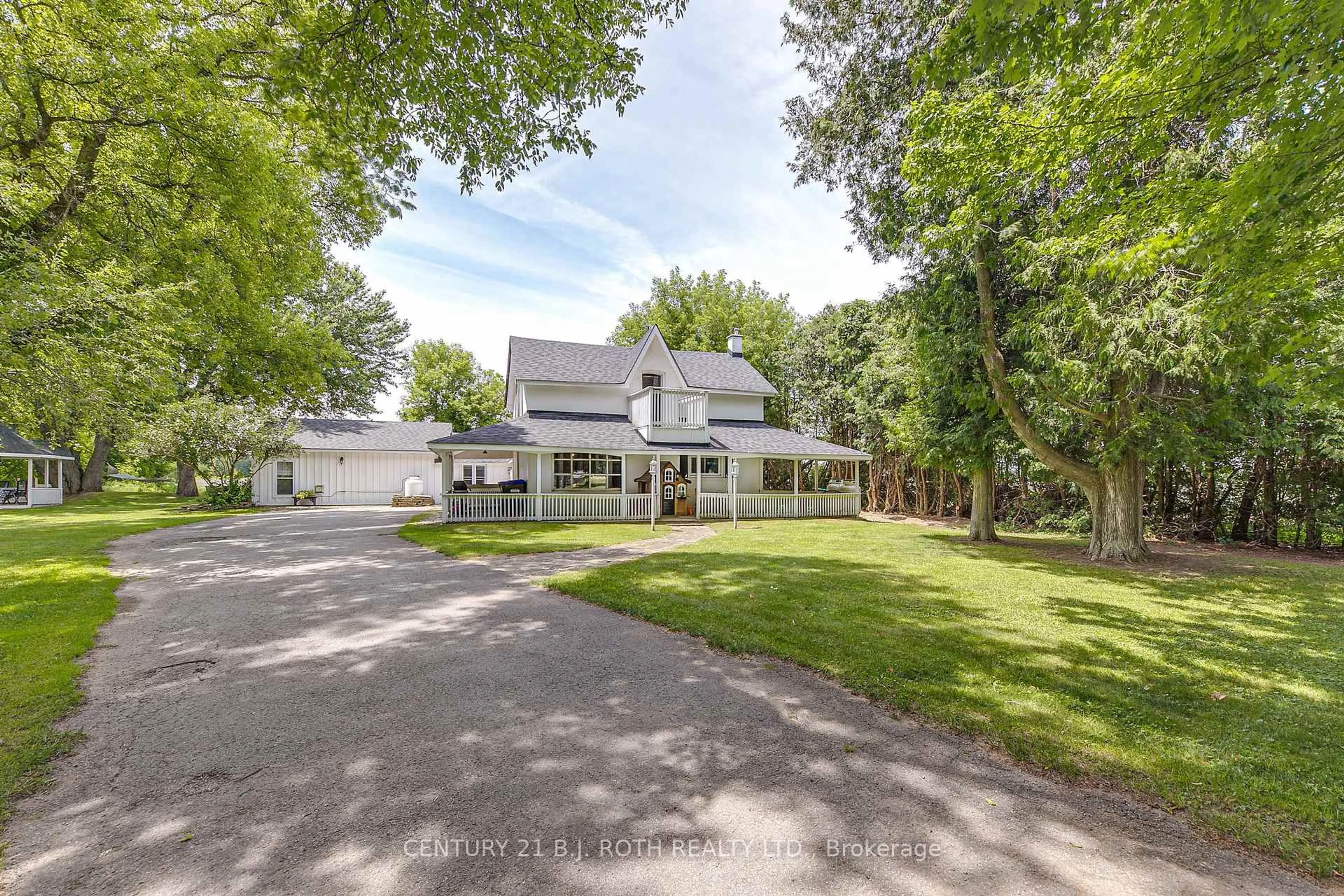 A pic from outside/outdoor area/front of a property/back of a property/a pic from drone, street for 17 Denney Dr, Essa Ontario L0L 1N0