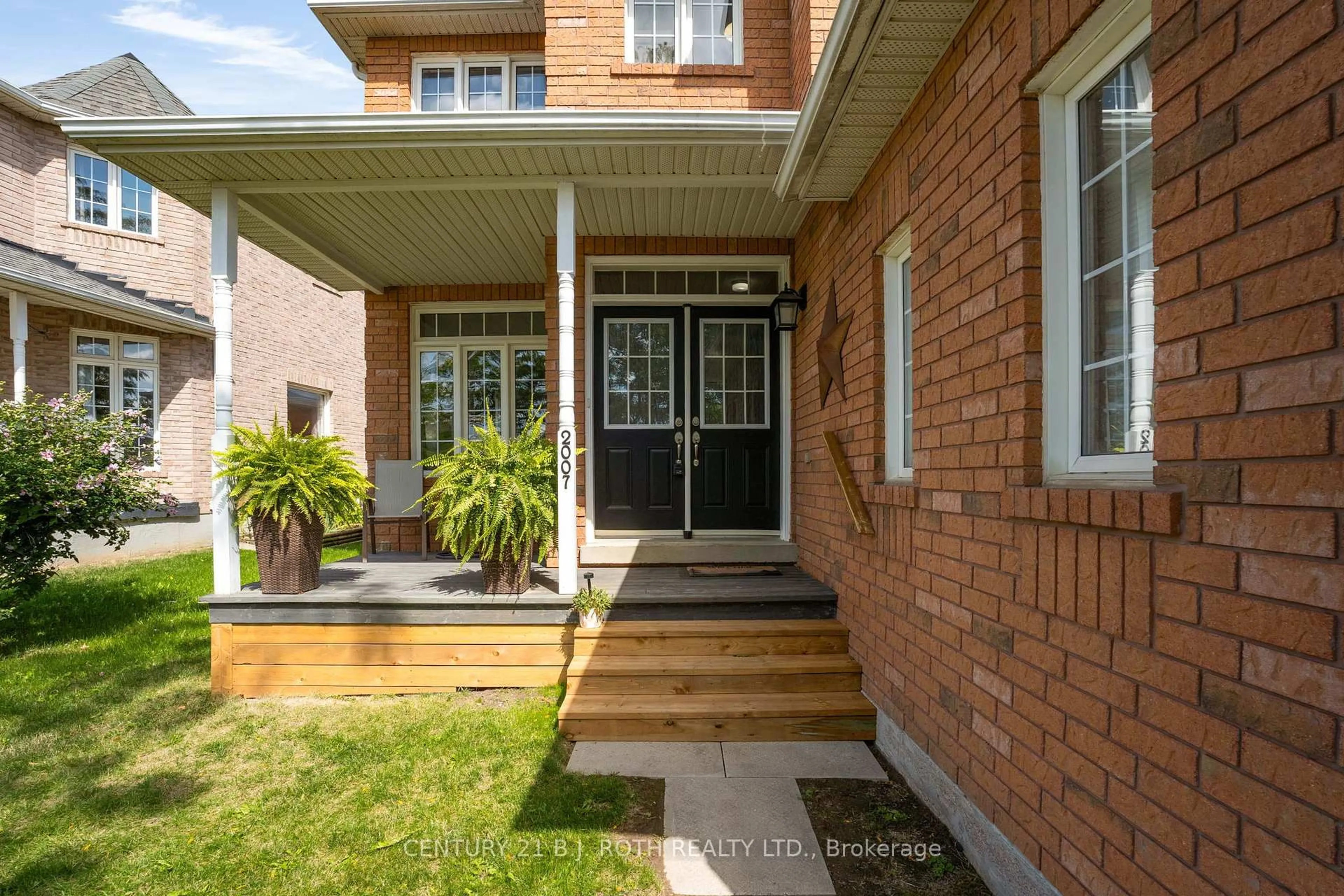 Home with brick exterior material, street for 2007 Webster Blvd, Innisfil Ontario L9S 2A3