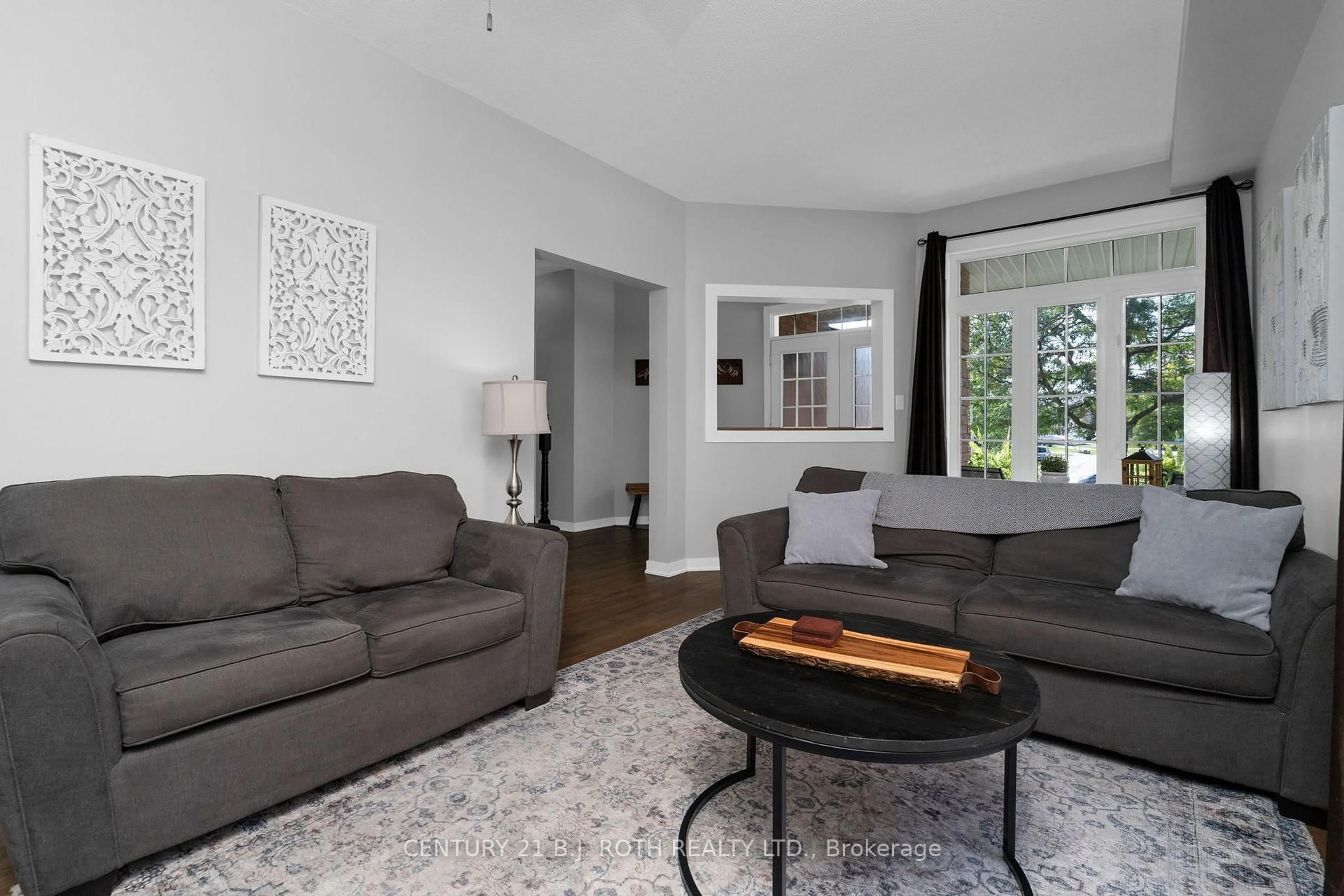 Living room with furniture, unknown for 2007 Webster Blvd, Innisfil Ontario L9S 2A3