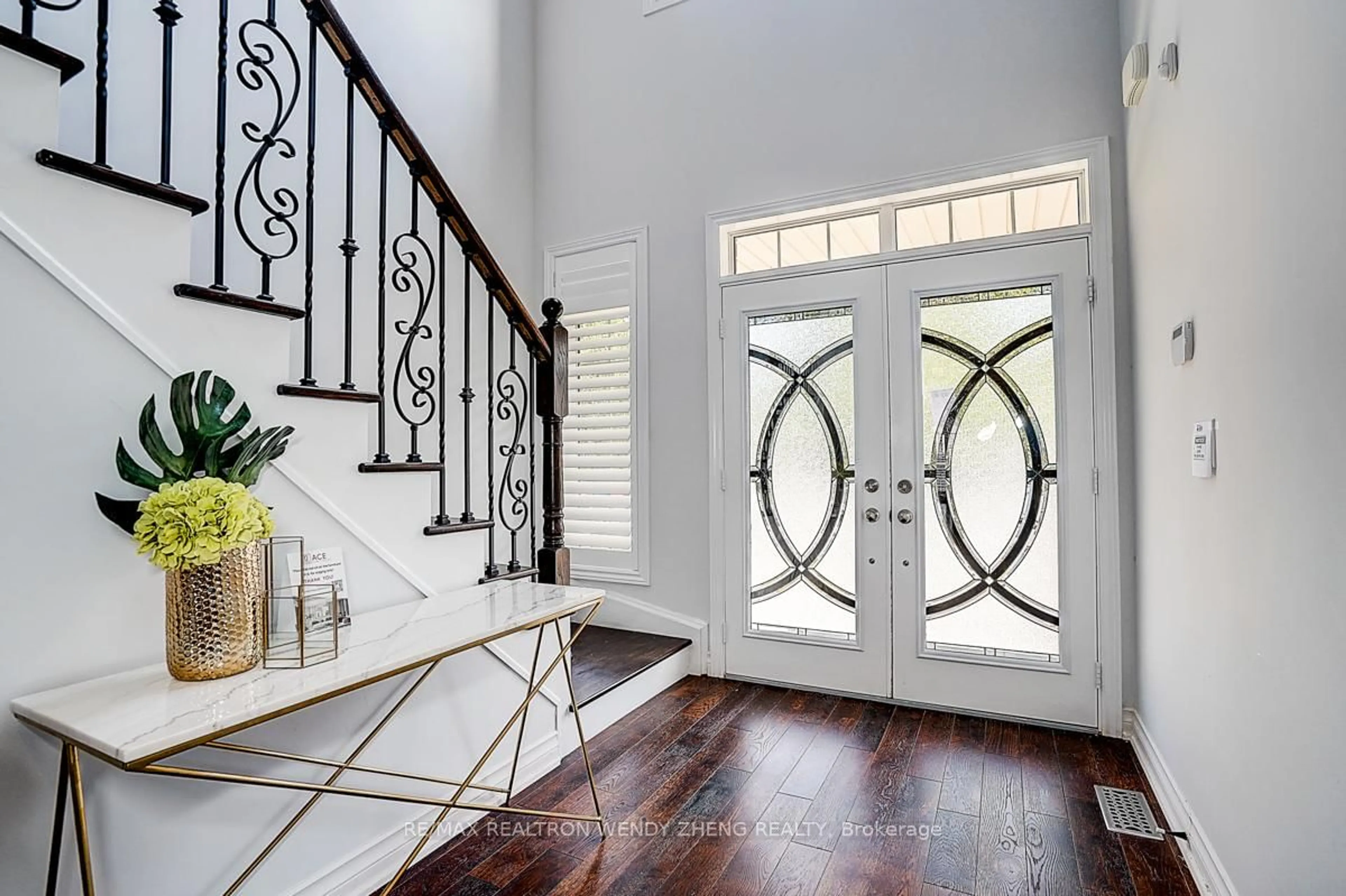 Indoor entryway for 116 Livante Crt, Markham Ontario L6C 0G1
