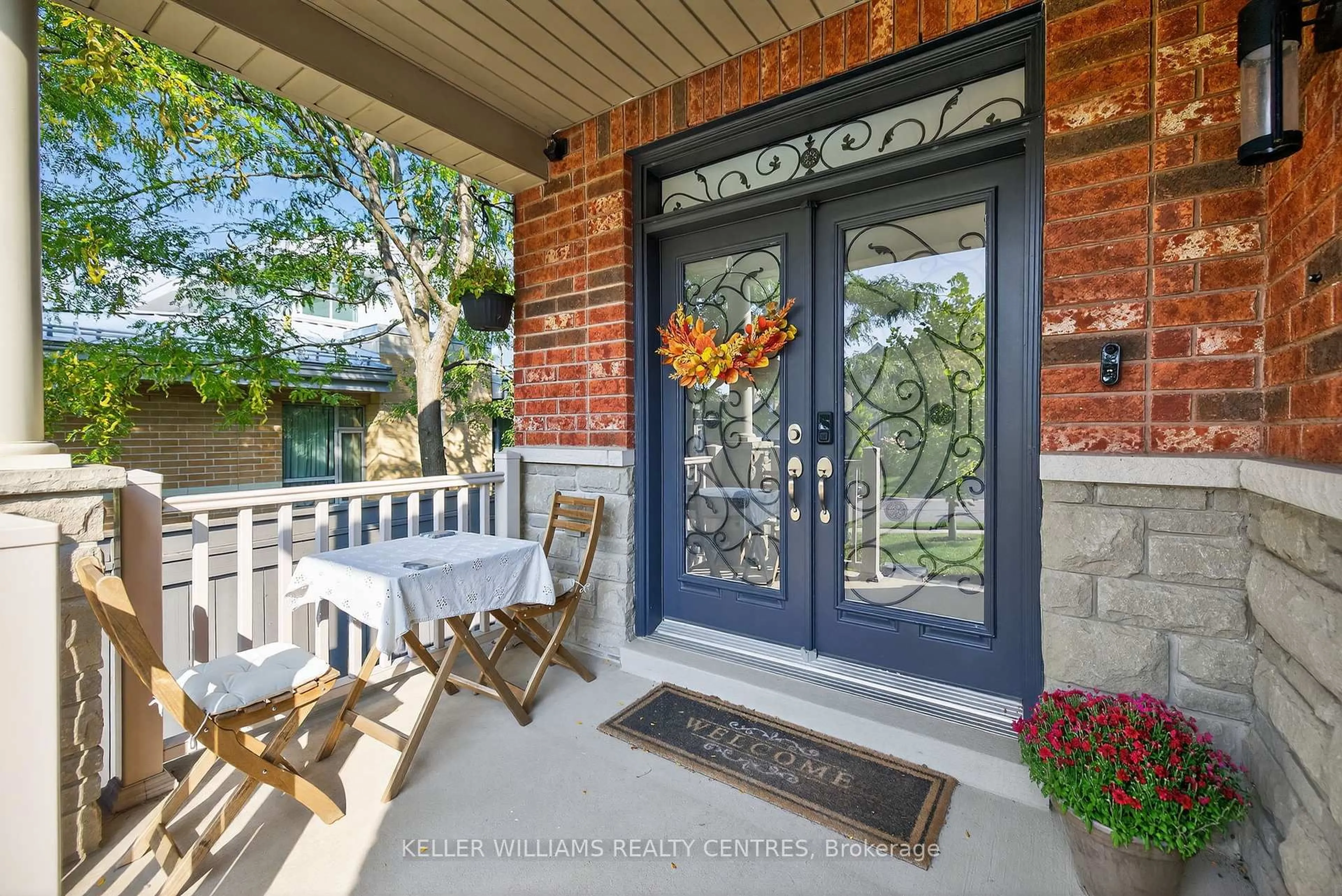 Indoor entryway for 945 Nellie Little Cres, Newmarket Ontario L3X 3E4