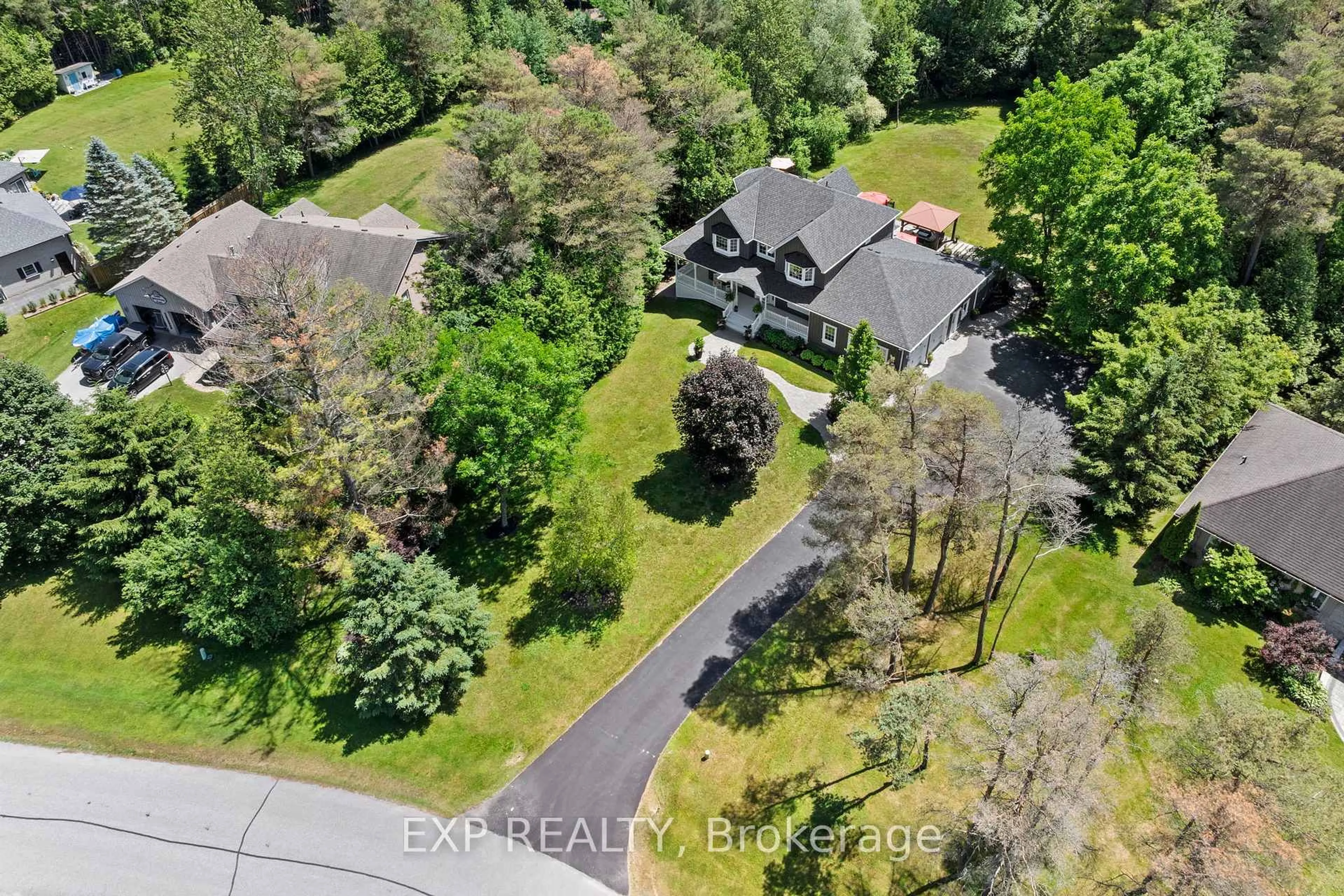 A pic from outside/outdoor area/front of a property/back of a property/a pic from drone, street for 6 Gooseberry Lane, Uxbridge Ontario L9P 1X2