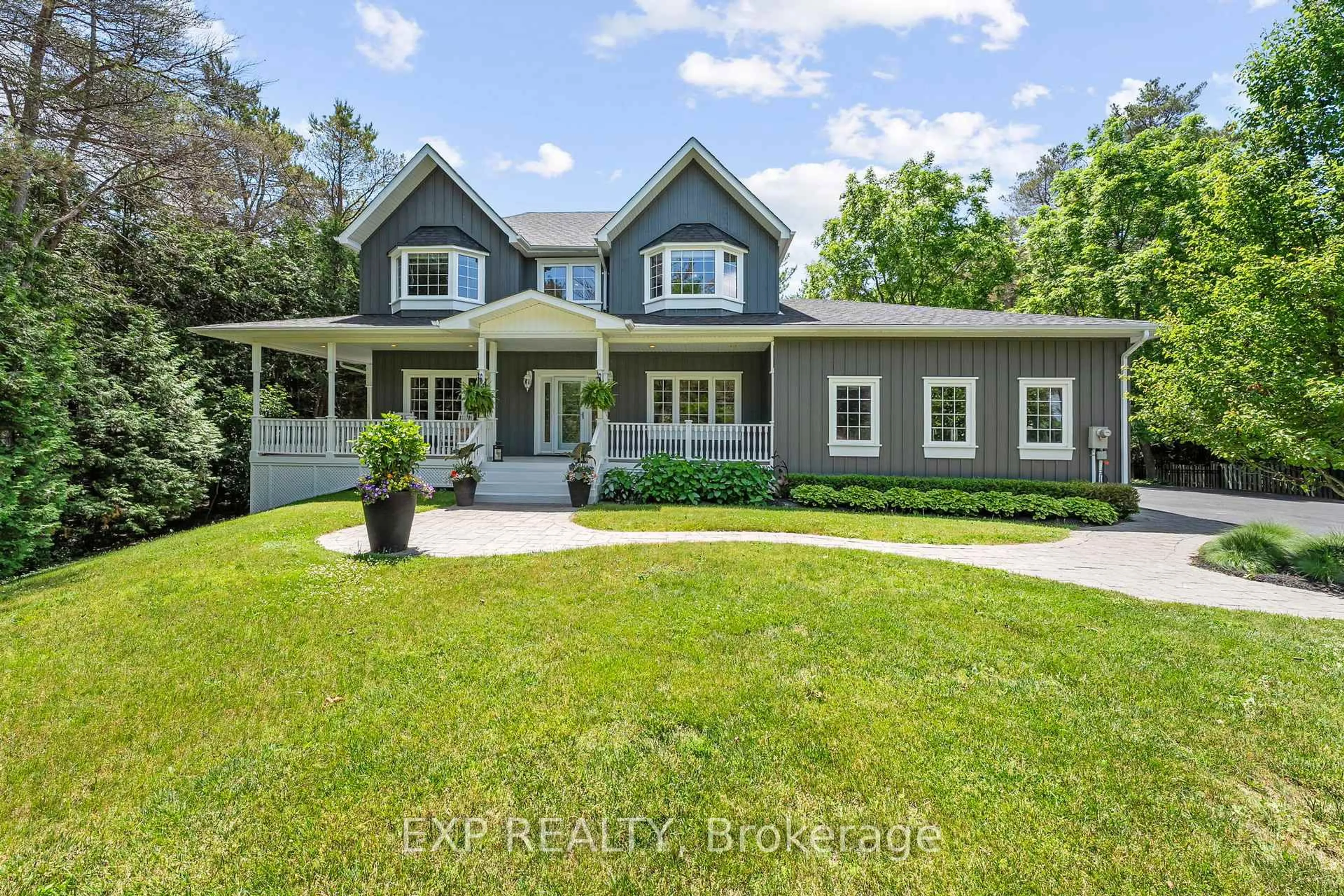 Home with vinyl exterior material, street for 6 Gooseberry Lane, Uxbridge Ontario L9P 1X2