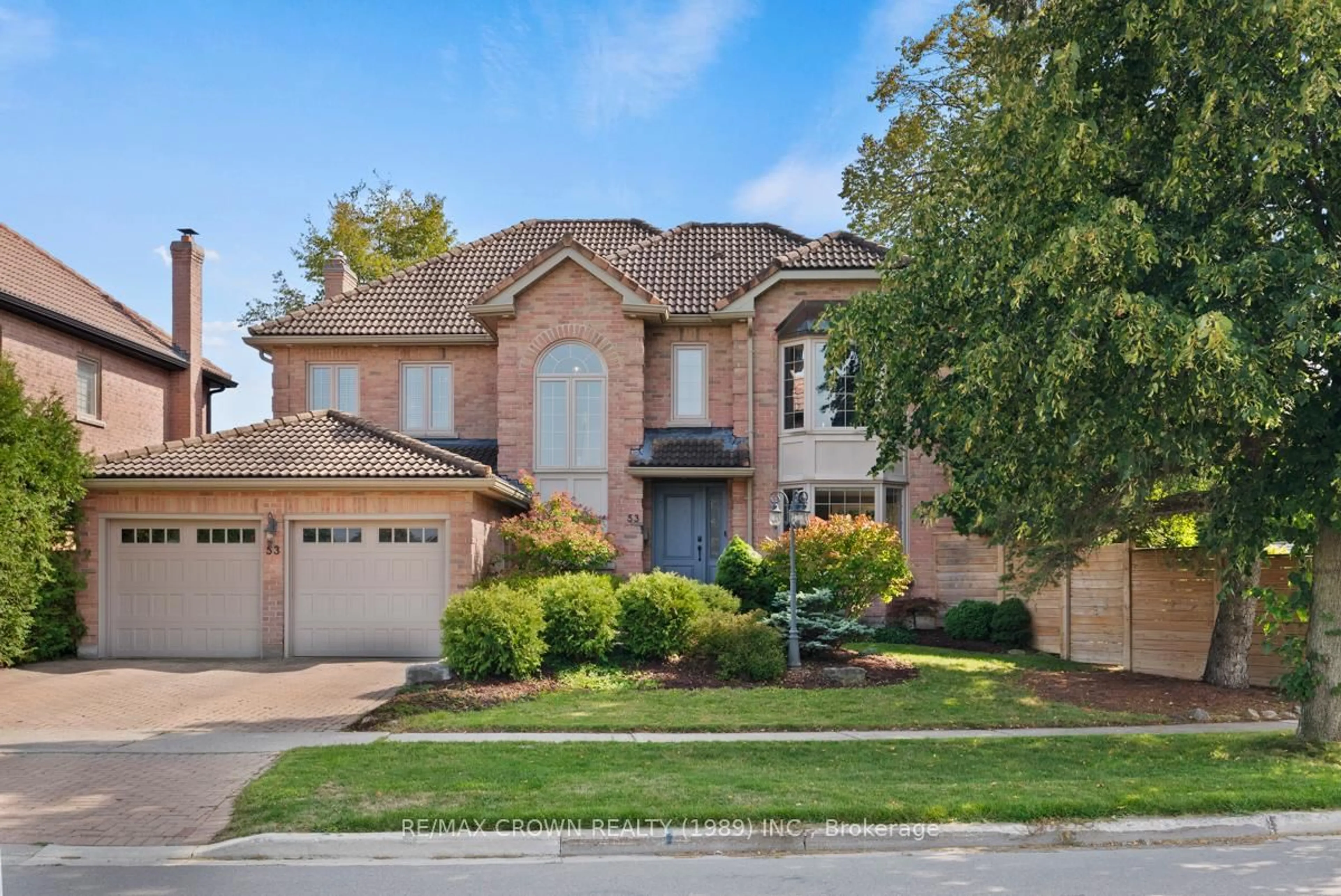Home with brick exterior material, street for 53 Cranberry Lane, Aurora Ontario L4G 5Y5