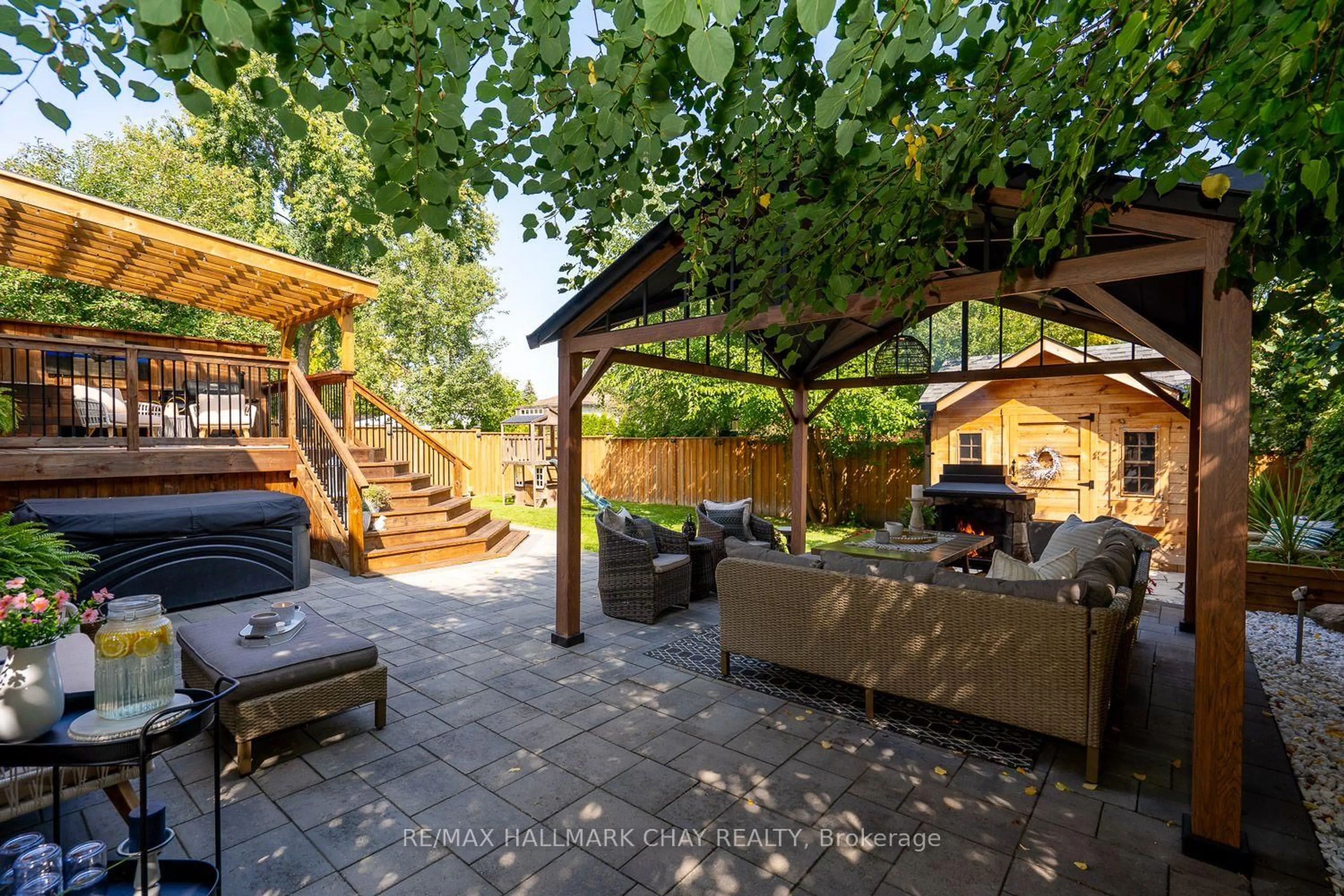 Patio, street for 277 Tupper Blvd, New Tecumseth Ontario L9R 1A8