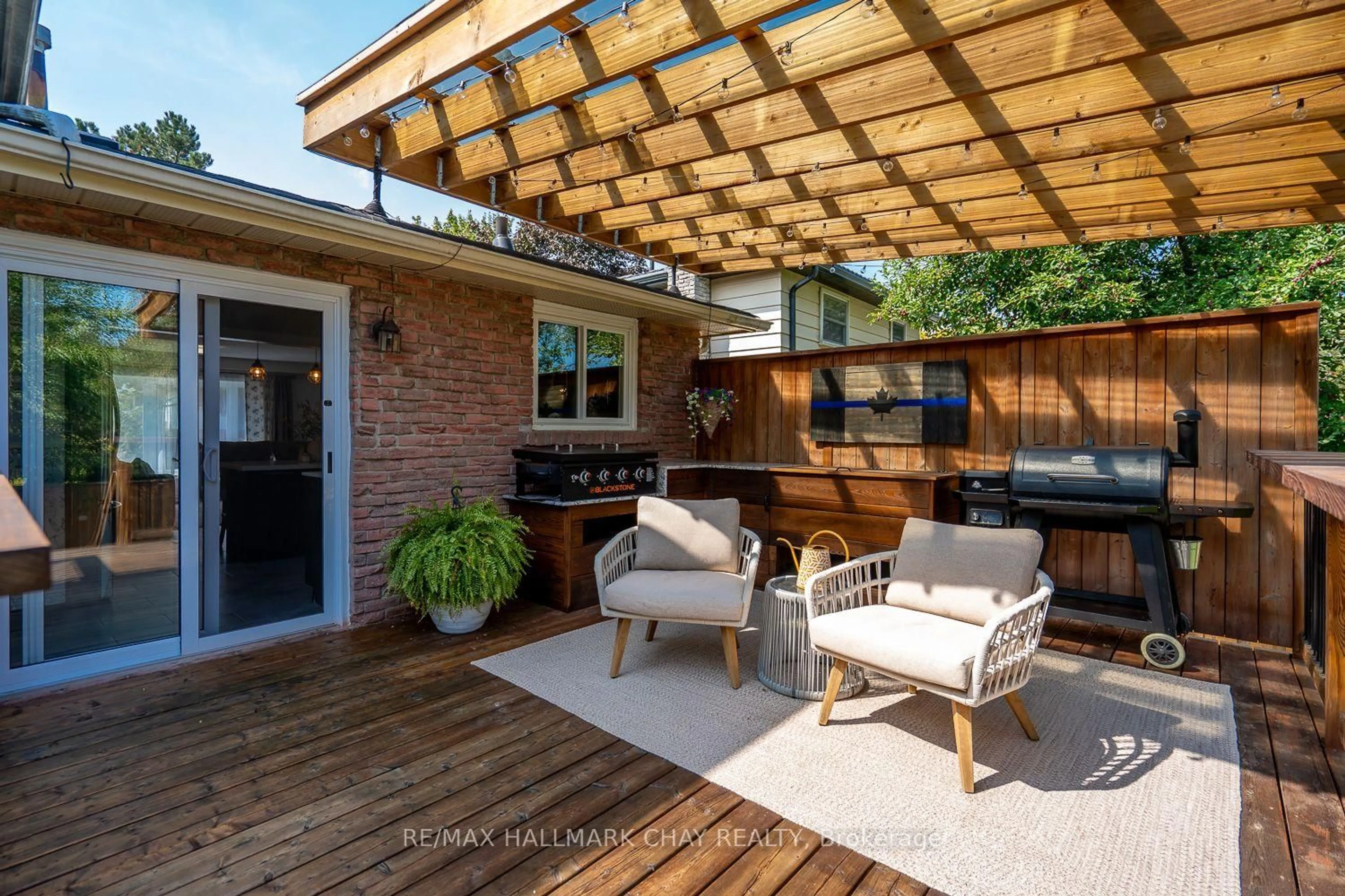 Patio, street for 277 Tupper Blvd, New Tecumseth Ontario L9R 1A8
