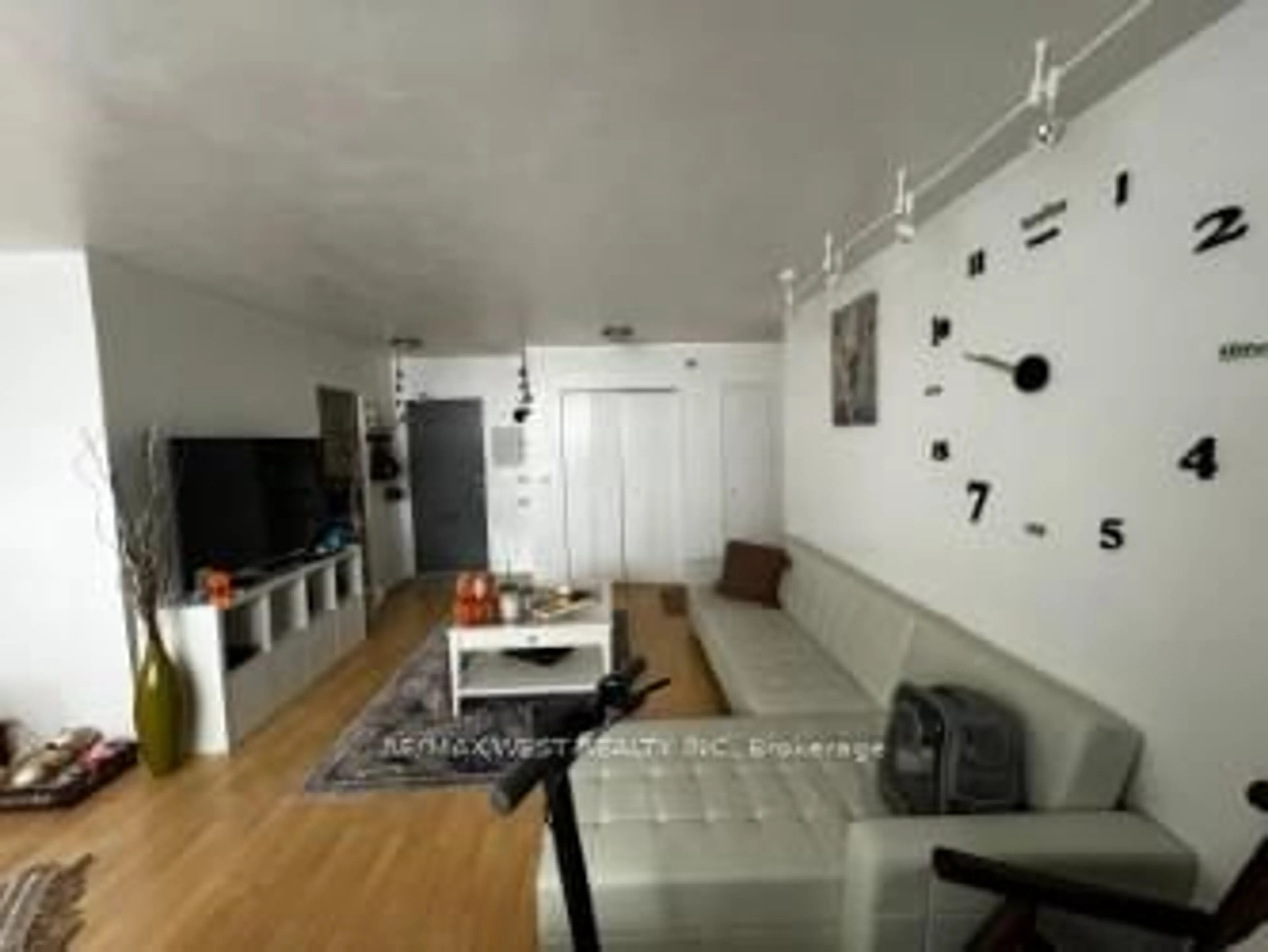 A pic of a room for 67 Richmond St #507, Richmond Hill Ontario L4C 3Y3