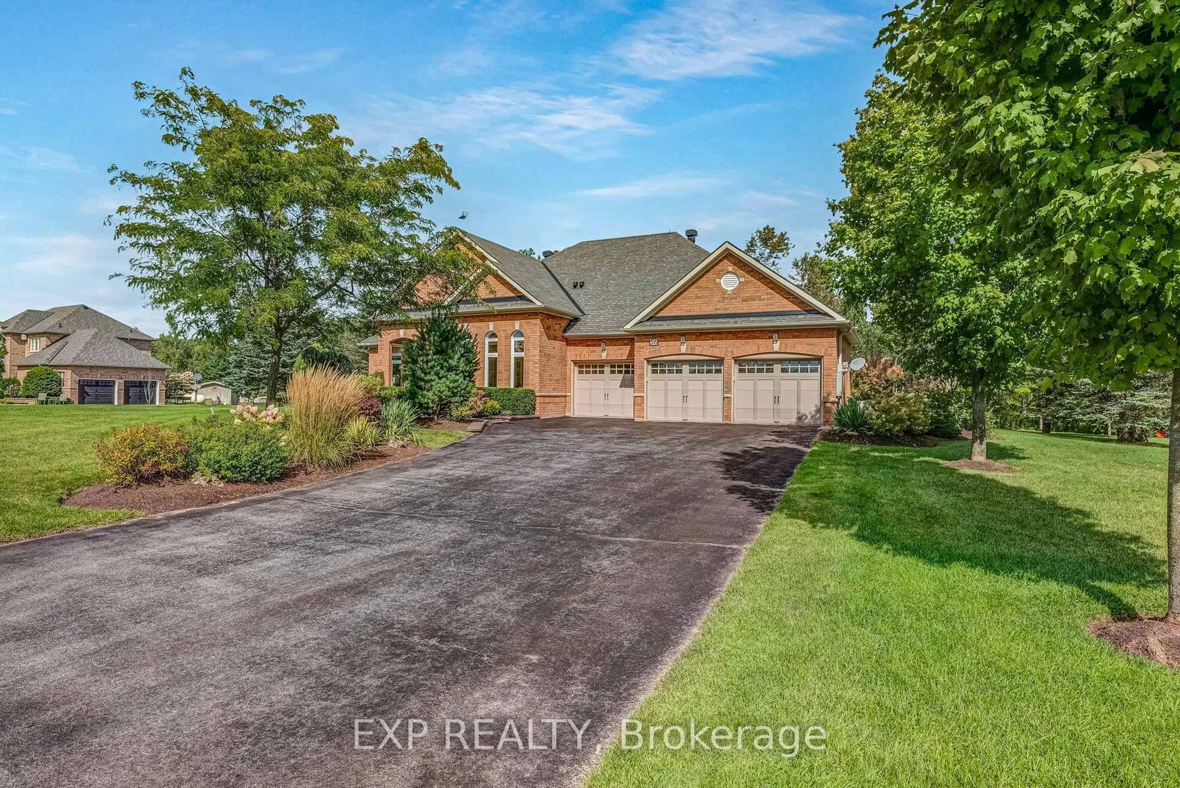 A pic from outside/outdoor area/front of a property/back of a property/a pic from drone, water/lake/river/ocean view for 56 Manor Ridge Tr, East Gwillimbury Ontario L0G 1M0