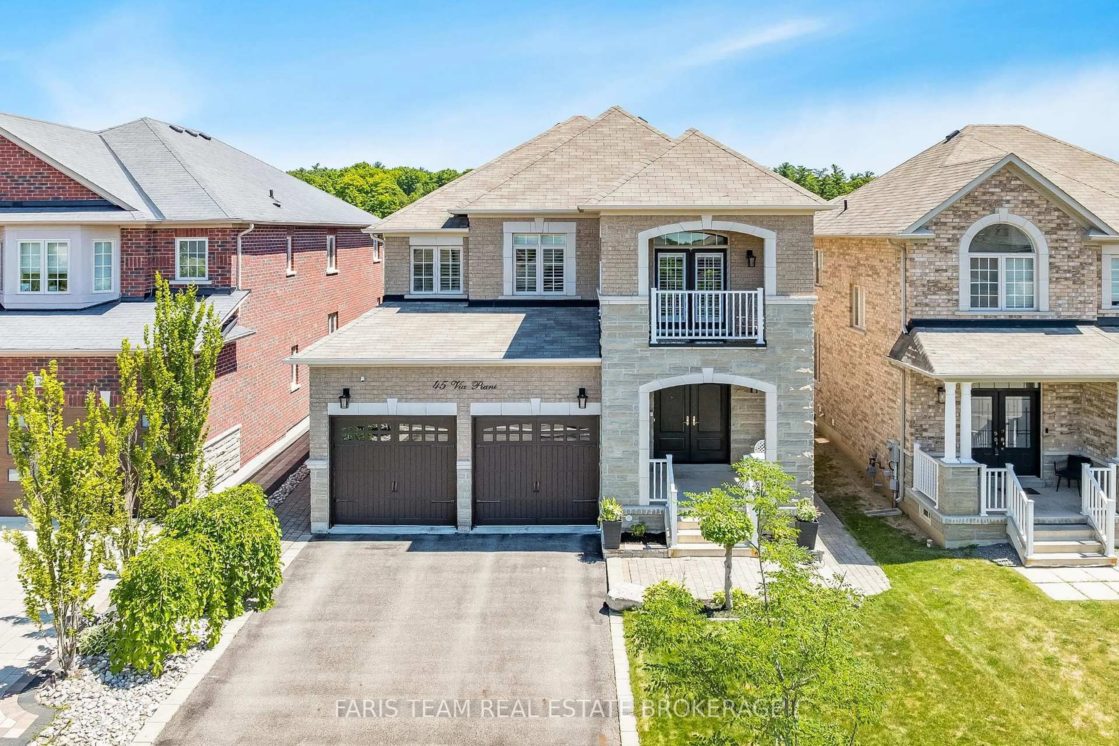A pic from outside/outdoor area/front of a property/back of a property/a pic from drone, street for 45 Via Piani Rd, Vaughan Ontario L4H 0Y2