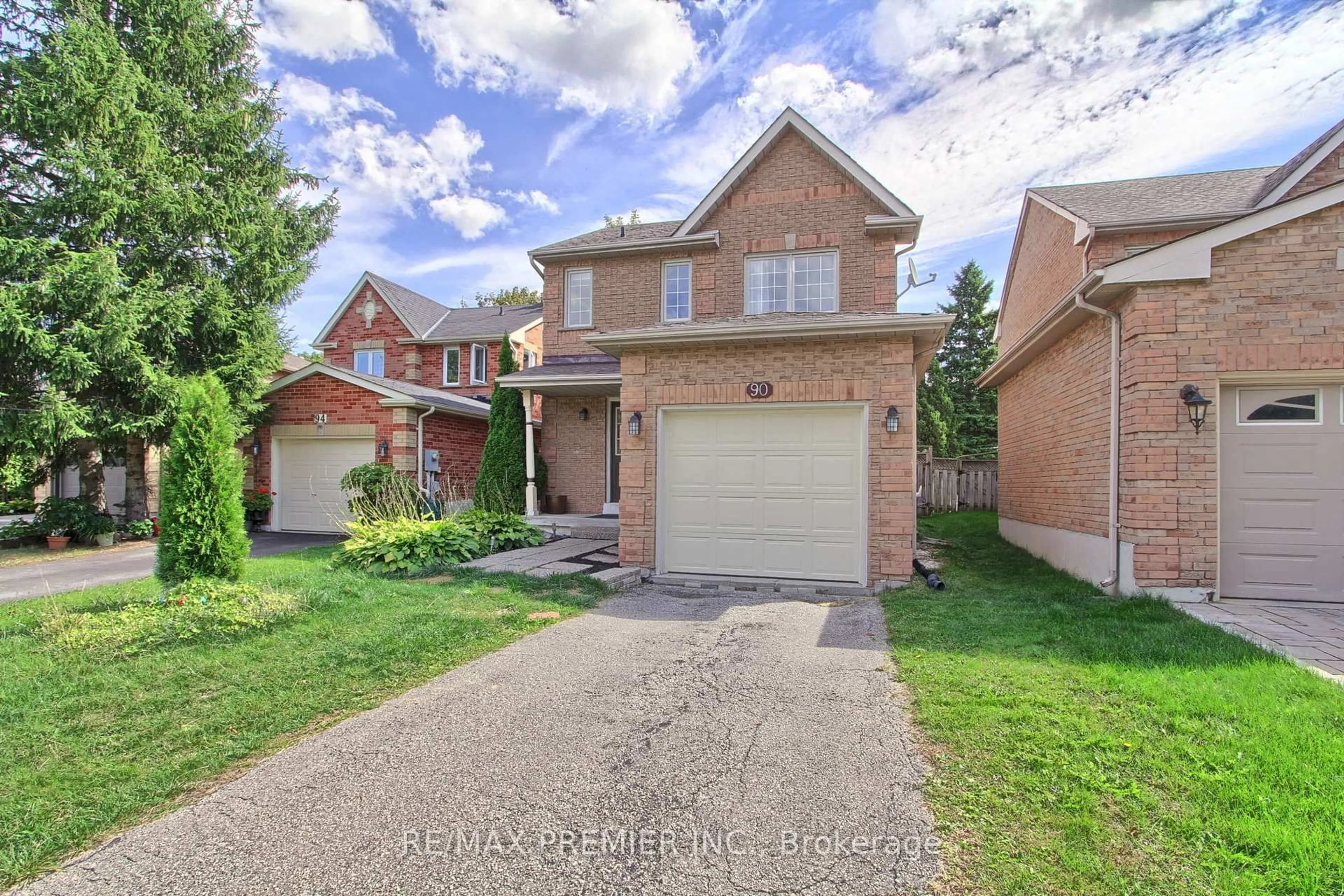 Home with brick exterior material, street for 90 Covent Cres, Aurora Ontario L4G 6R1