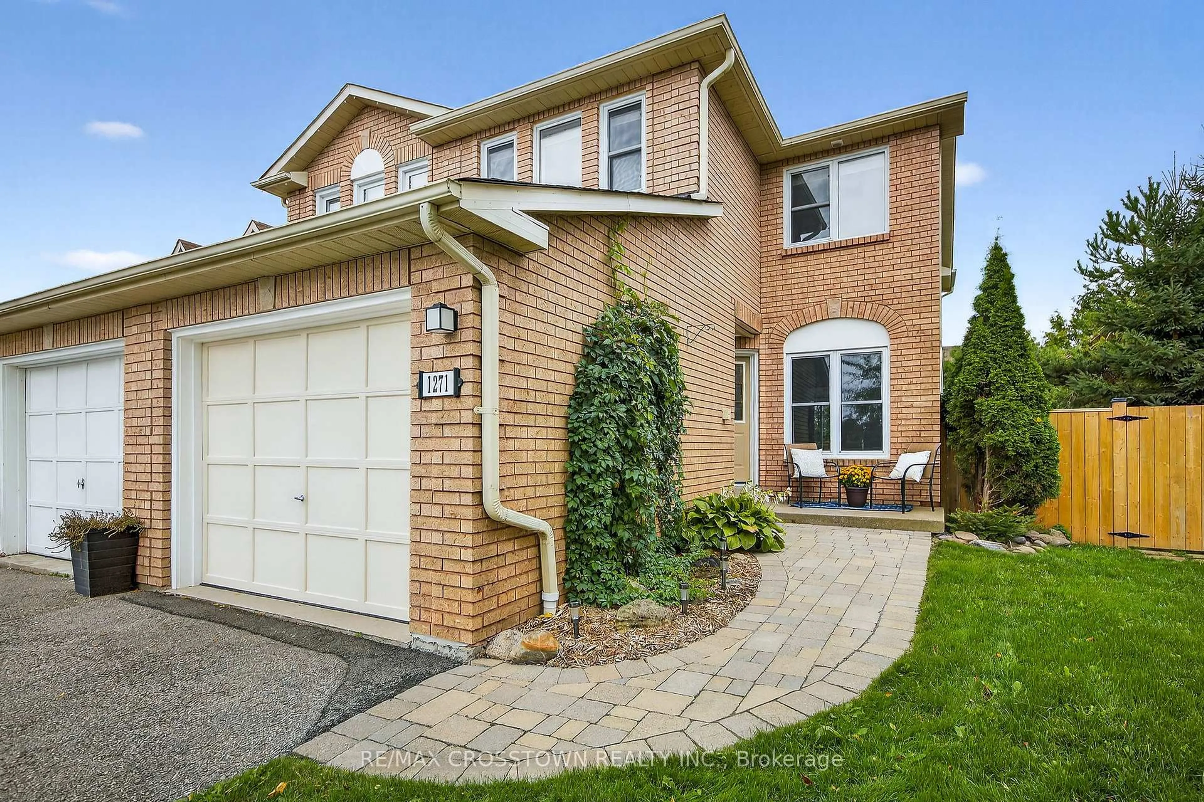 Home with brick exterior material, street for 1271 Huron Crt, Innisfil Ontario L9S 1X5