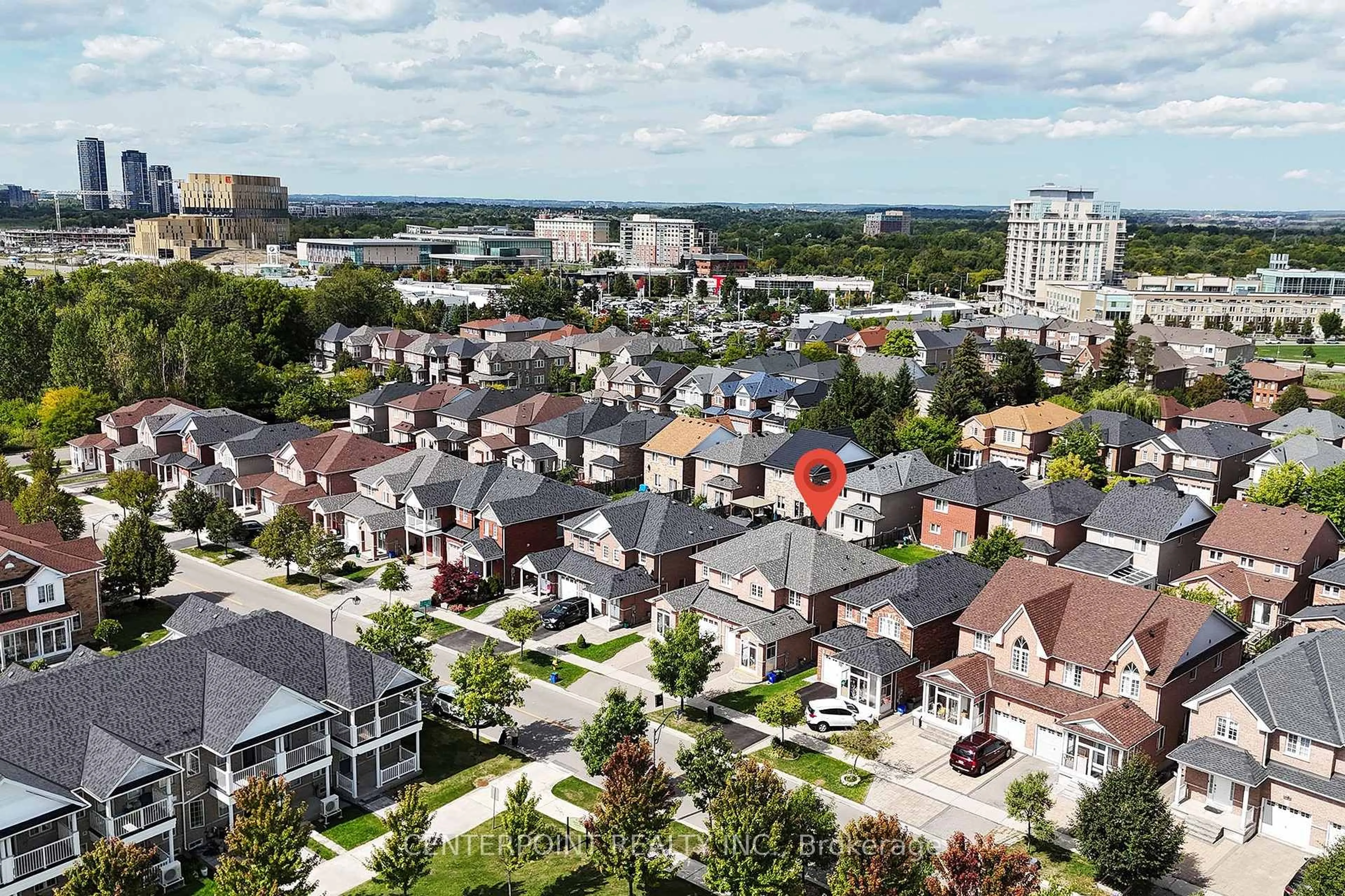 A pic from outside/outdoor area/front of a property/back of a property/a pic from drone, city buildings view from balcony for 280 Caboto Tr, Markham Ontario L3R 0R5