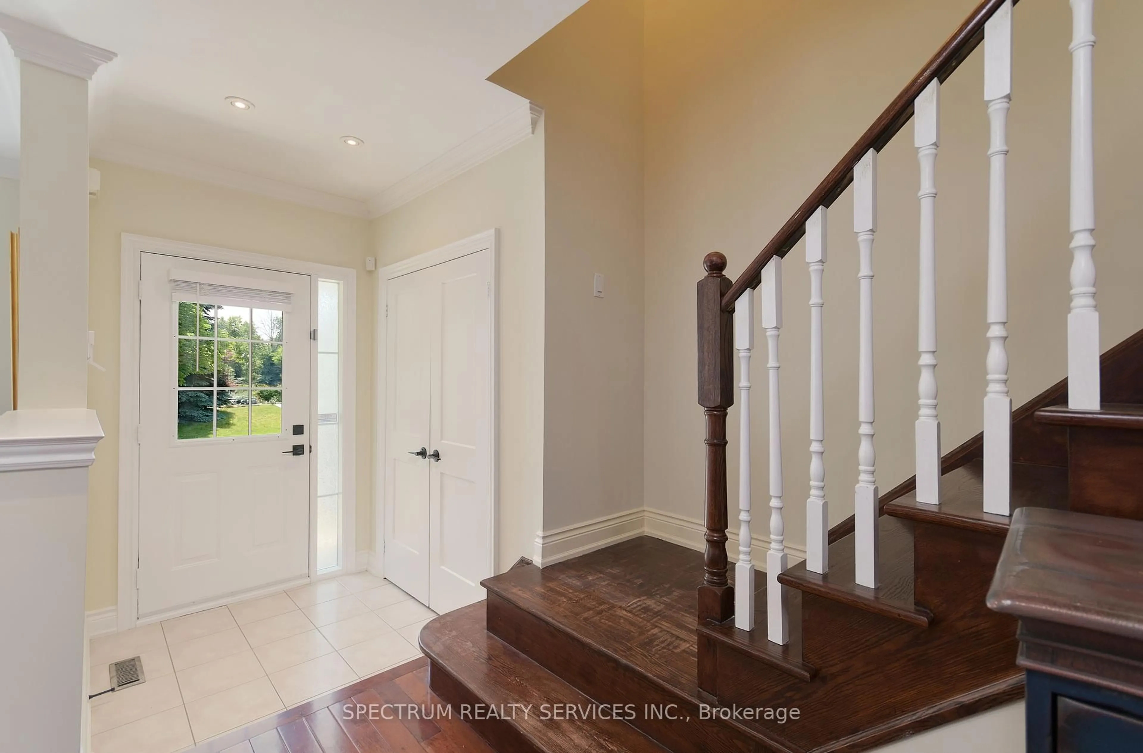 Indoor entryway for 66 Decoroso Dr, Vaughan Ontario L4H 1N1
