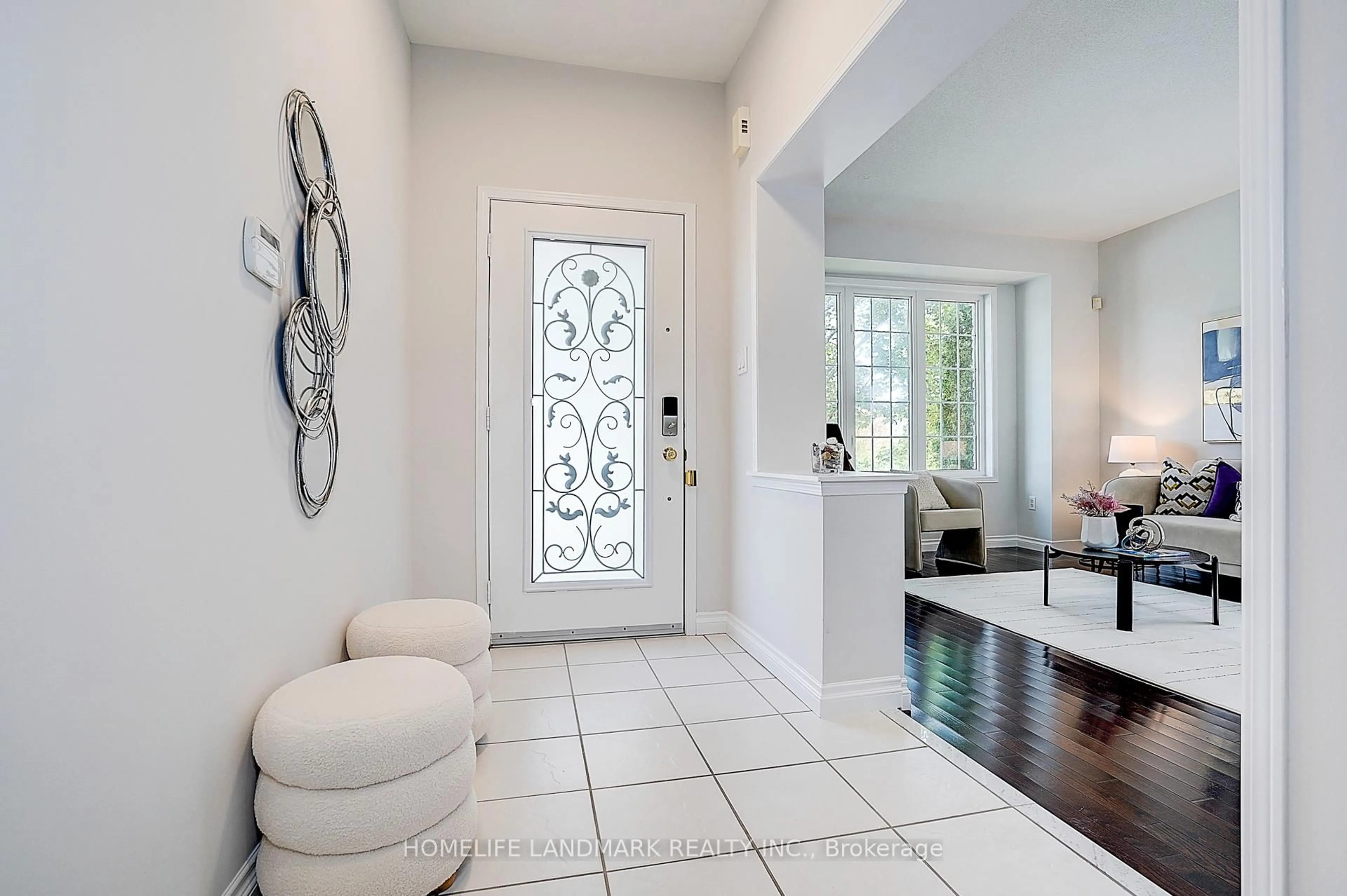 Indoor entryway for 146 Selwyn Rd, Richmond Hill Ontario L4E 5E5