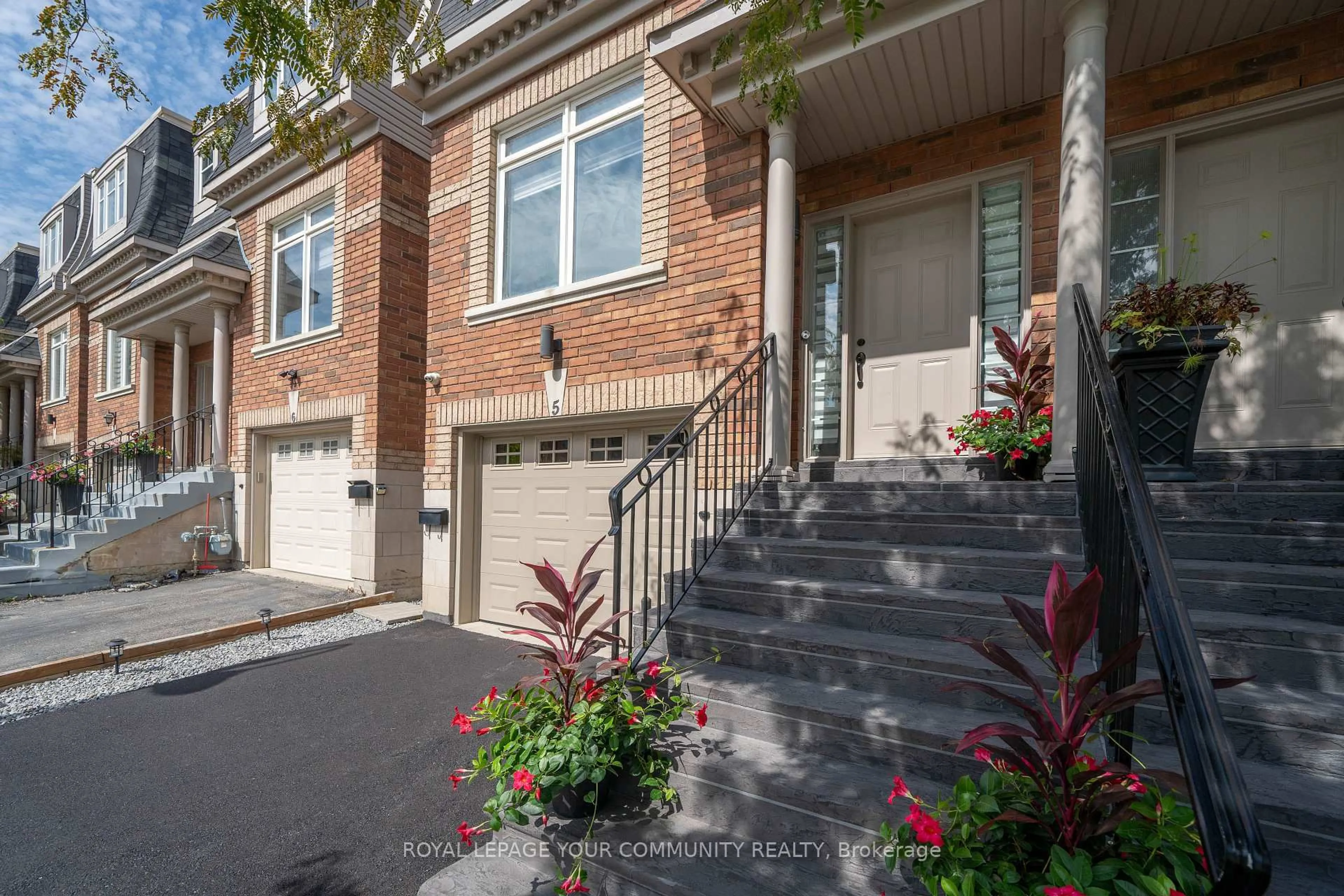 Unknown for 8032 Kipling Ave #5, Vaughan Ontario L4L 2A1
