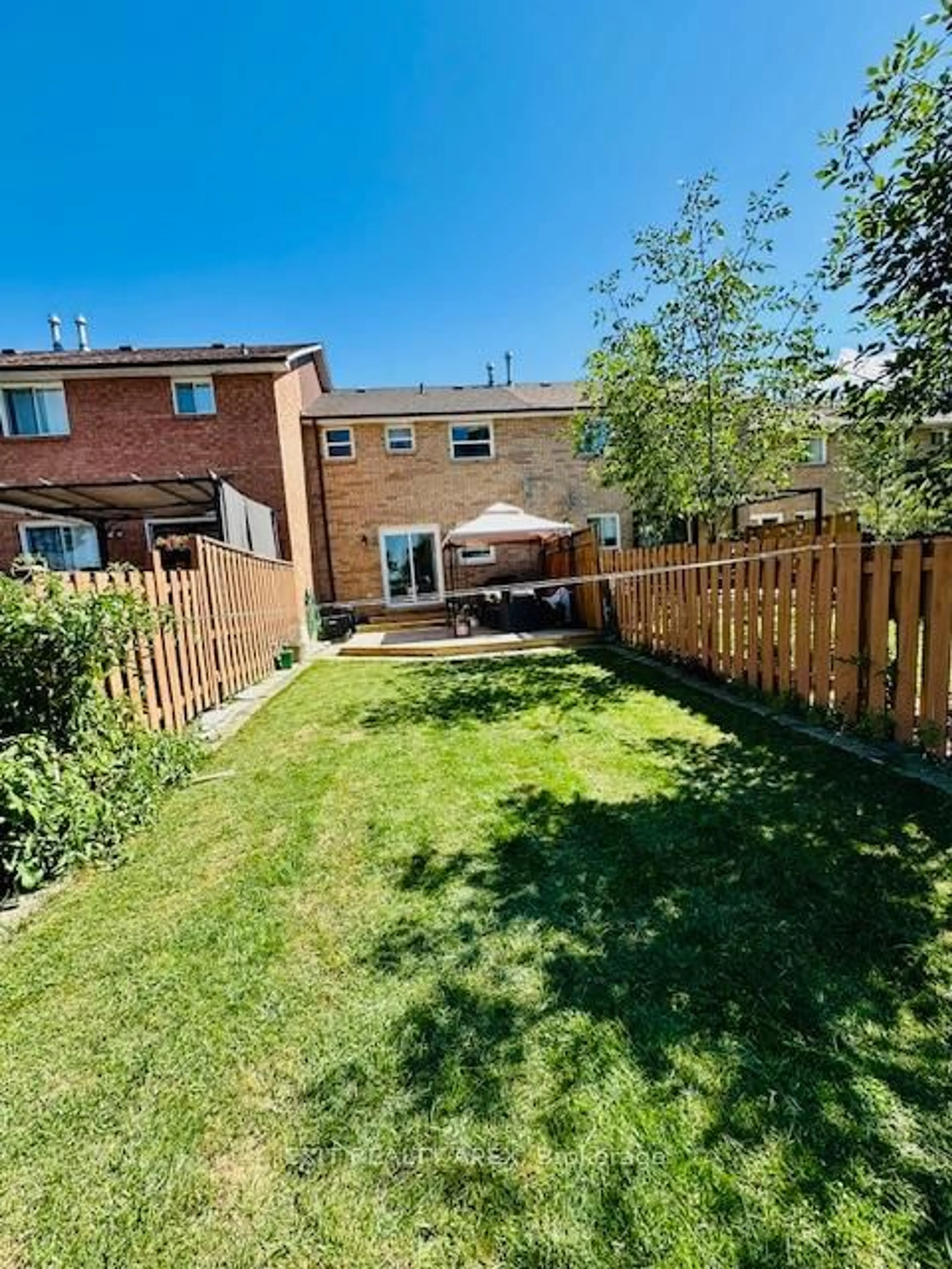 Patio, unknown for 138 Heydon Ave Ave, New Tecumseth Ontario L9R 1P1