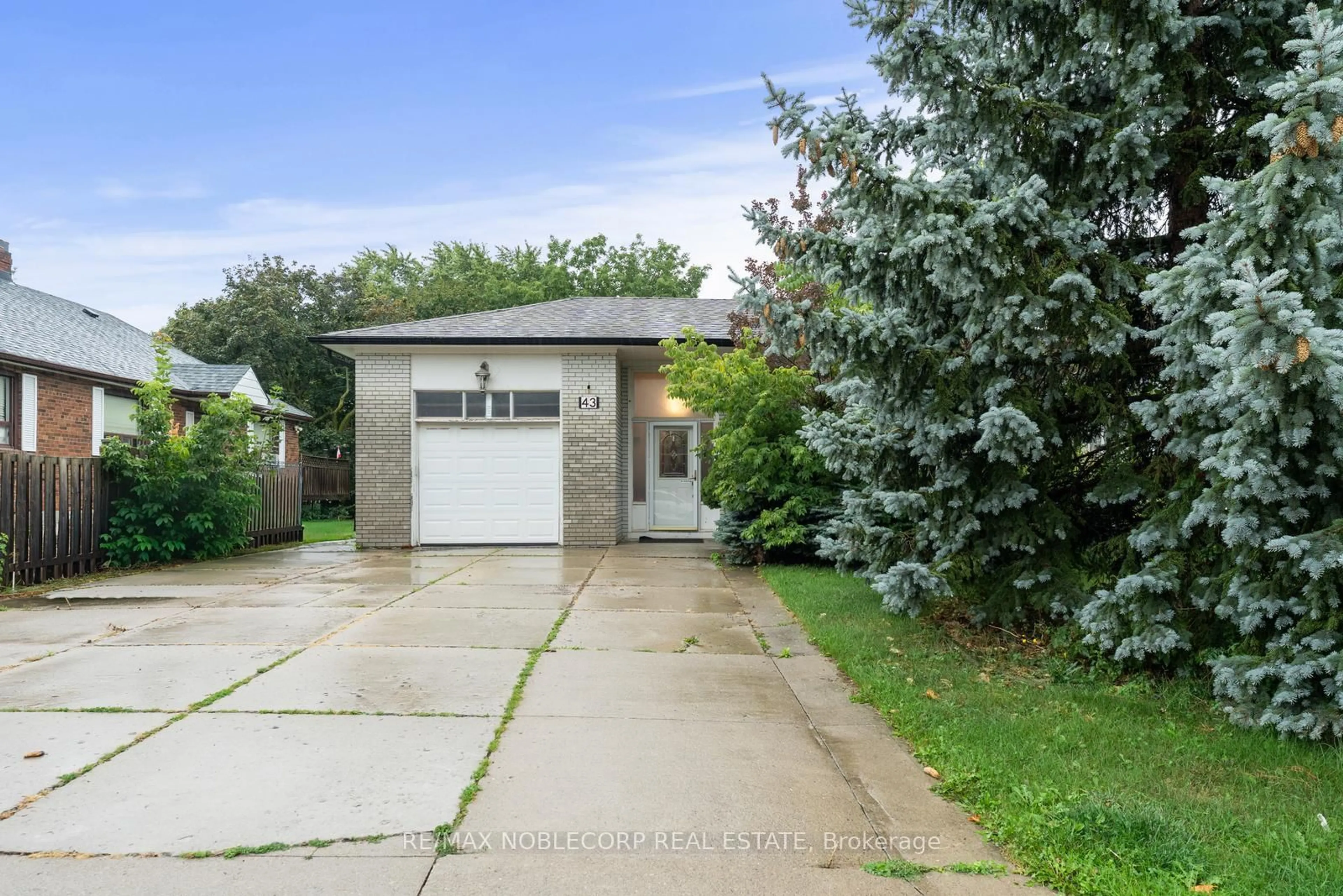 Unknown for 43 Railway St, Vaughan Ontario L6A 1P7