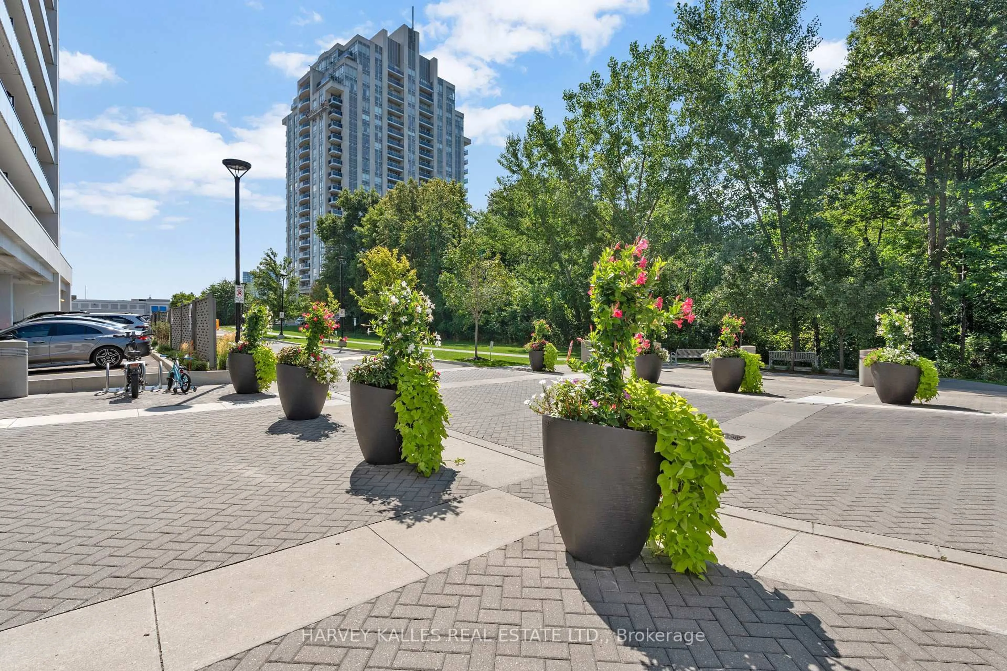 Patio, street for 7890 Bathurst St #2608, Vaughan Ontario L4J 0J9