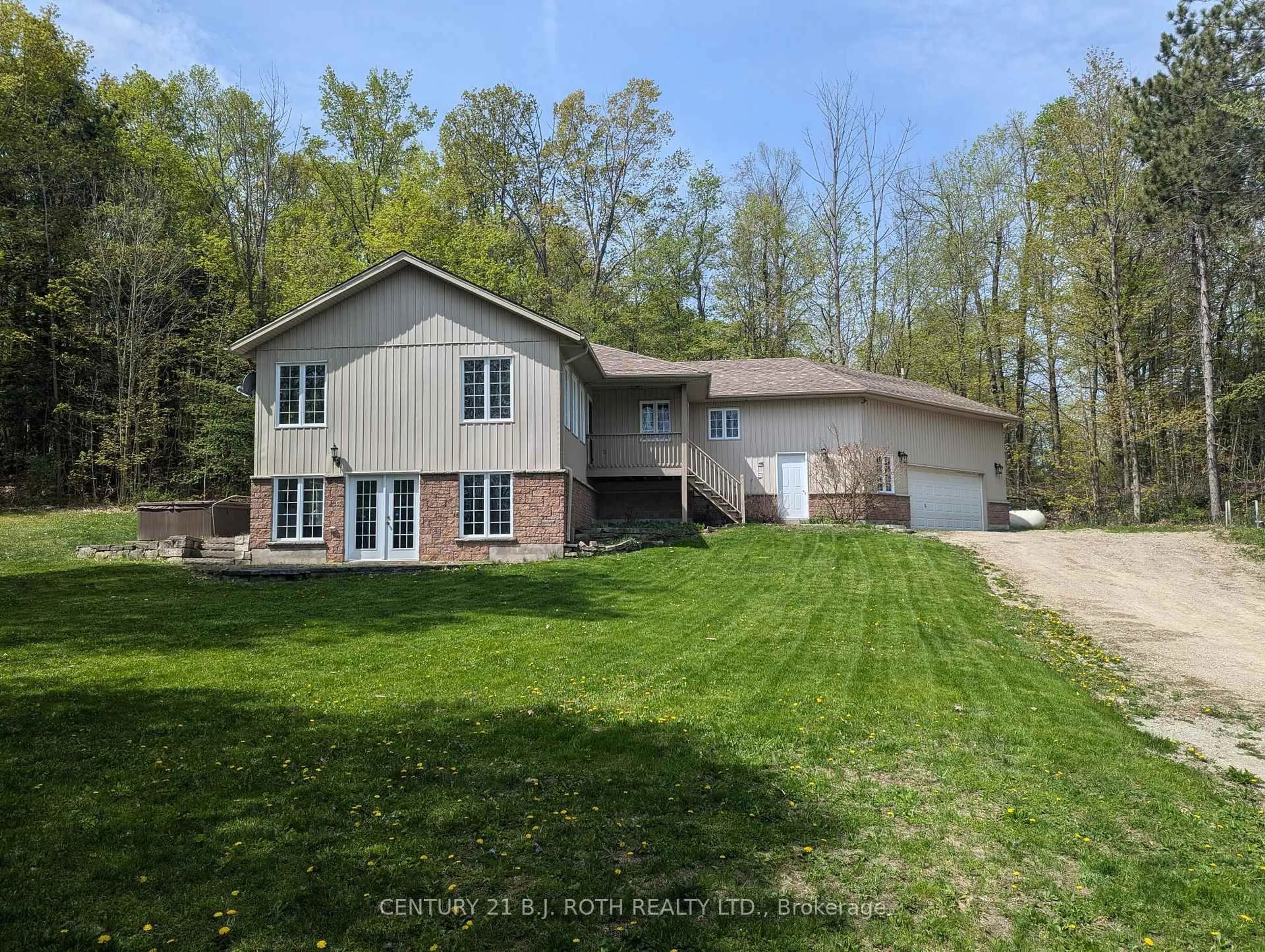 A pic from outside/outdoor area/front of a property/back of a property/a pic from drone, unknown for 4927 25 Side Rd, Essa Ontario L4M 4S4
