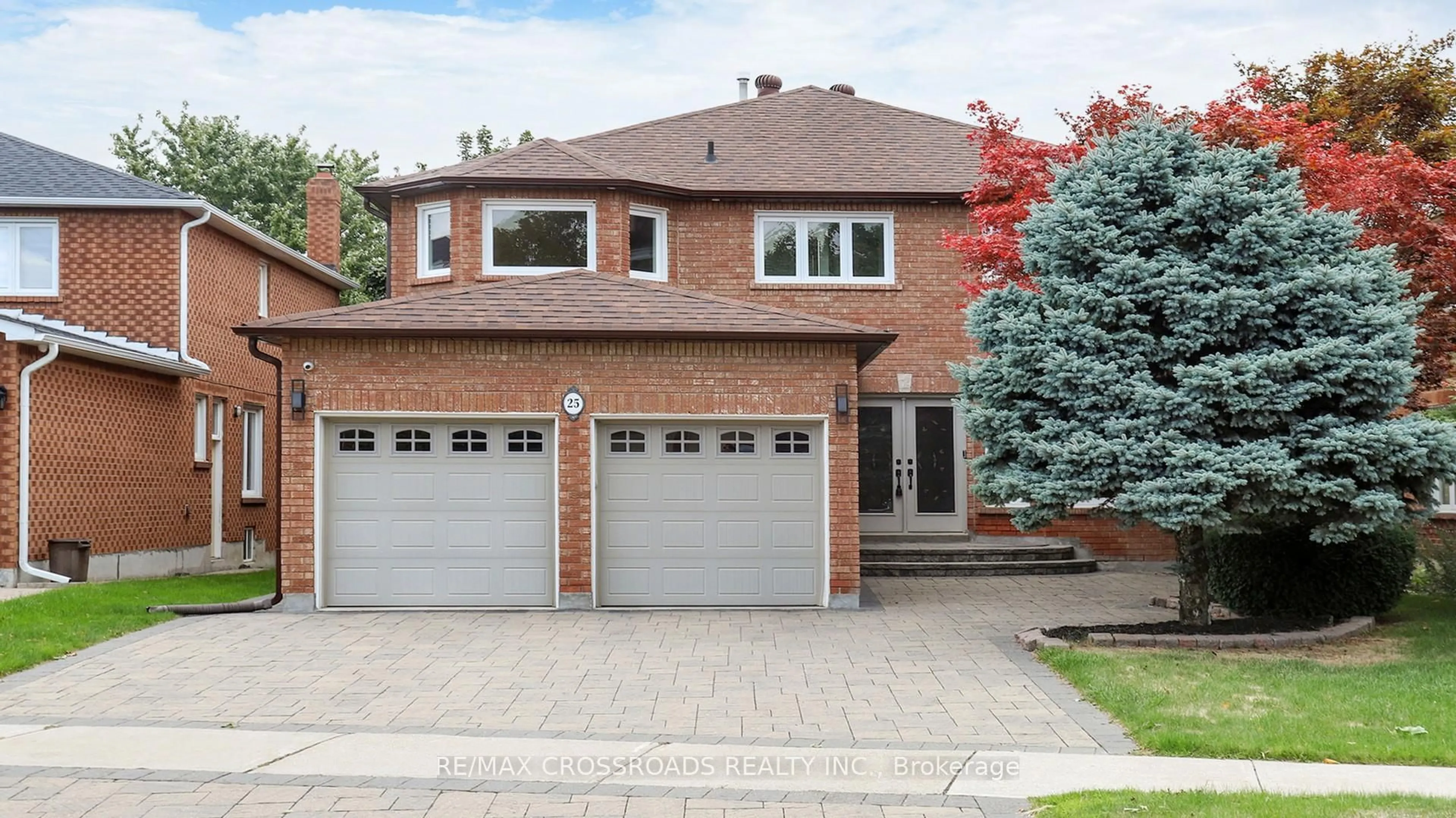 Home with brick exterior material, street for 25 Strathearn Ave, Richmond Hill Ontario L4B 3C6