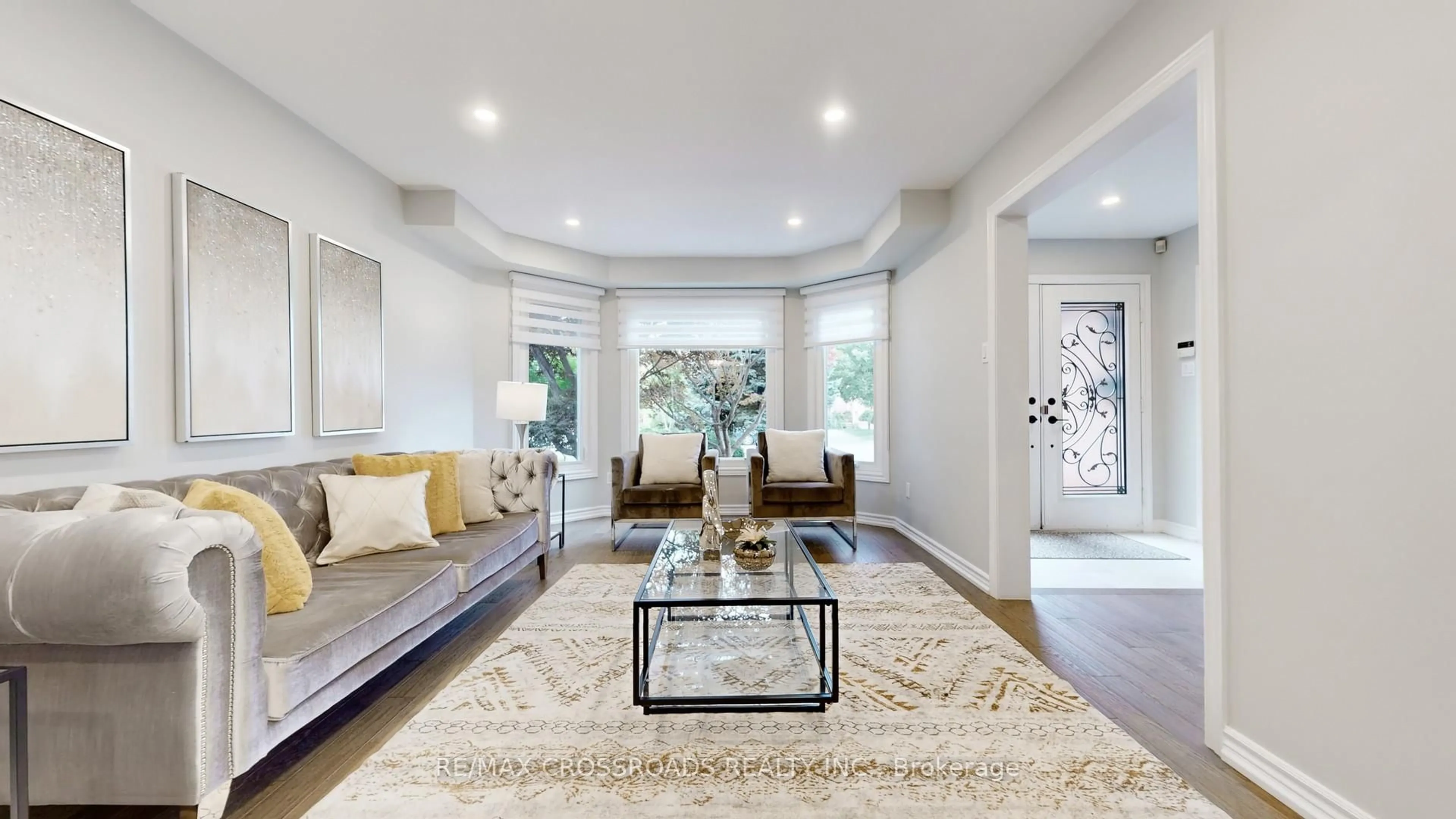 Living room with furniture, unknown for 25 Strathearn Ave, Richmond Hill Ontario L4B 3C6