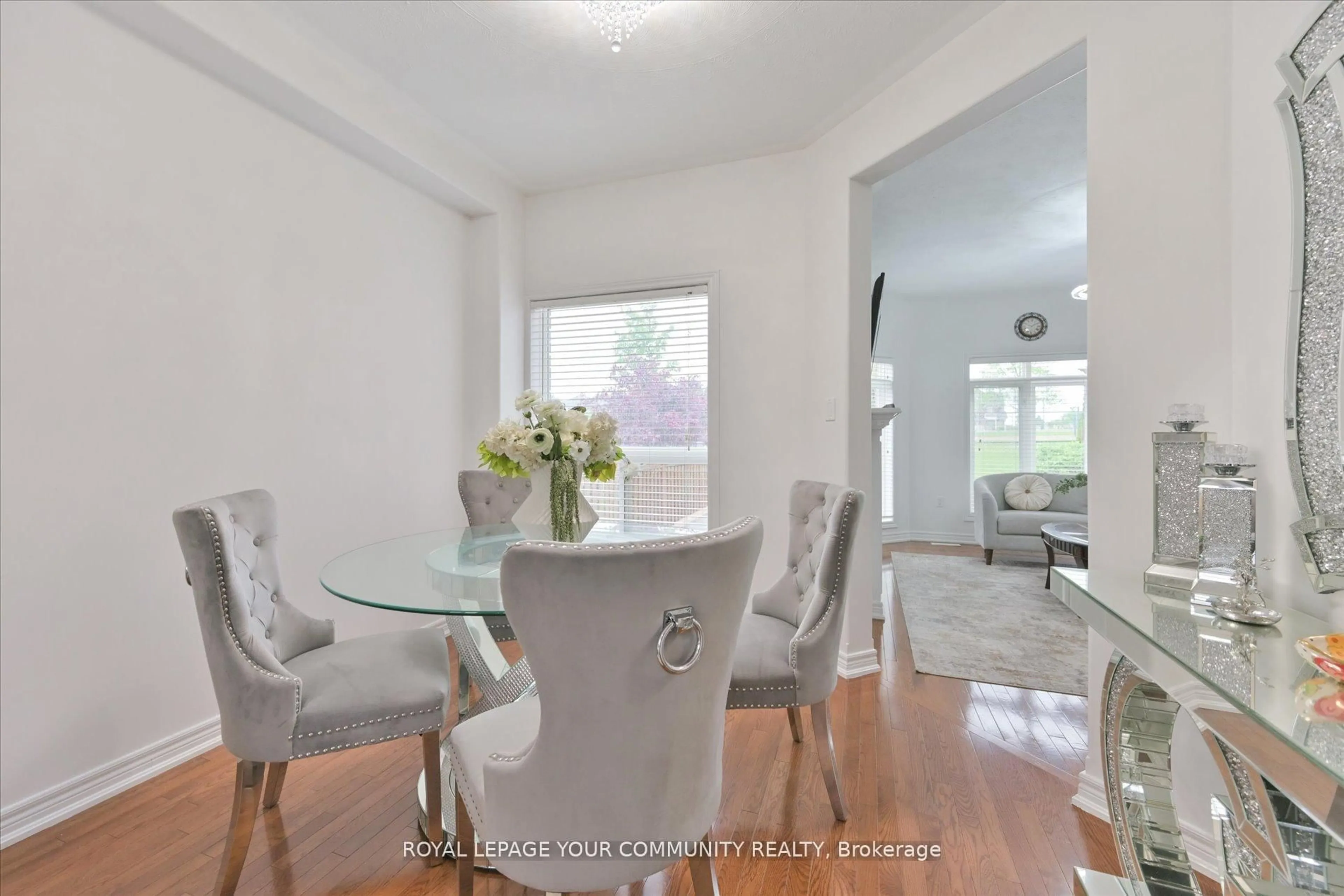 Dining room, unknown for 8 Highland Terr, Bradford West Gwillimbury Ontario L3Z 3E8