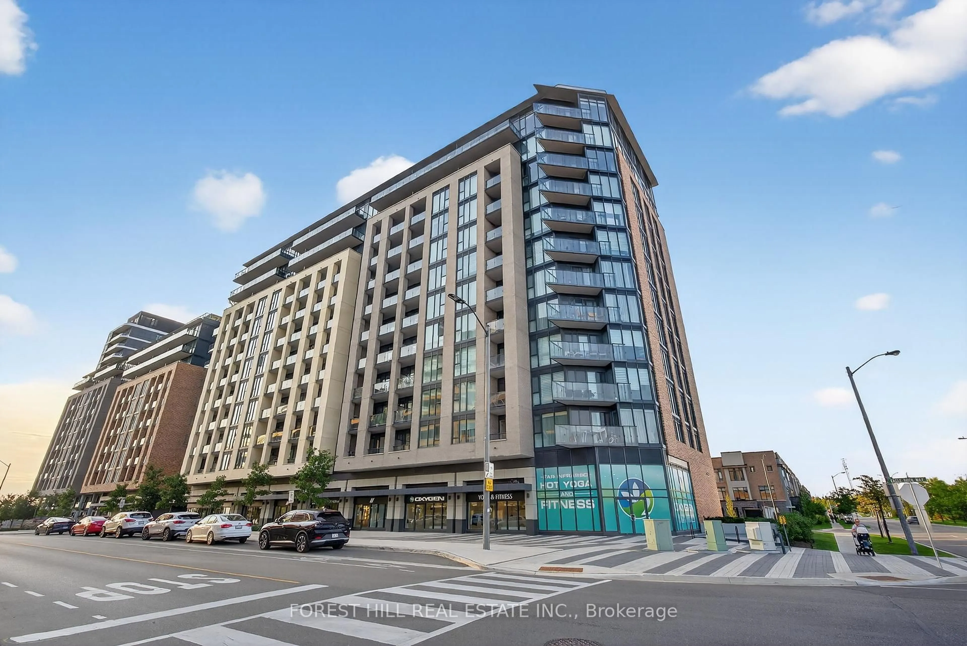 A pic from outside/outdoor area/front of a property/back of a property/a pic from drone, street for 100 Eagle Rock Way #831, Vaughan Ontario L6A 5B9