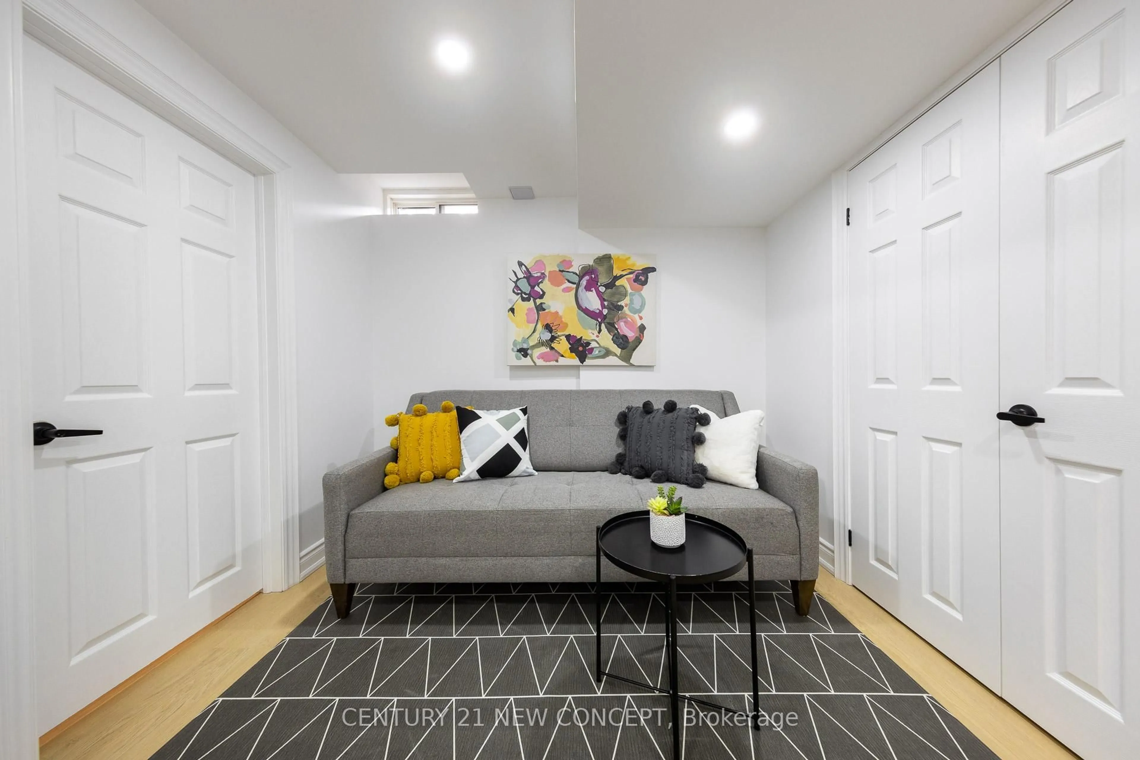 Living room with furniture, unknown for 73 Steckley St, Aurora Ontario L4G 7K6