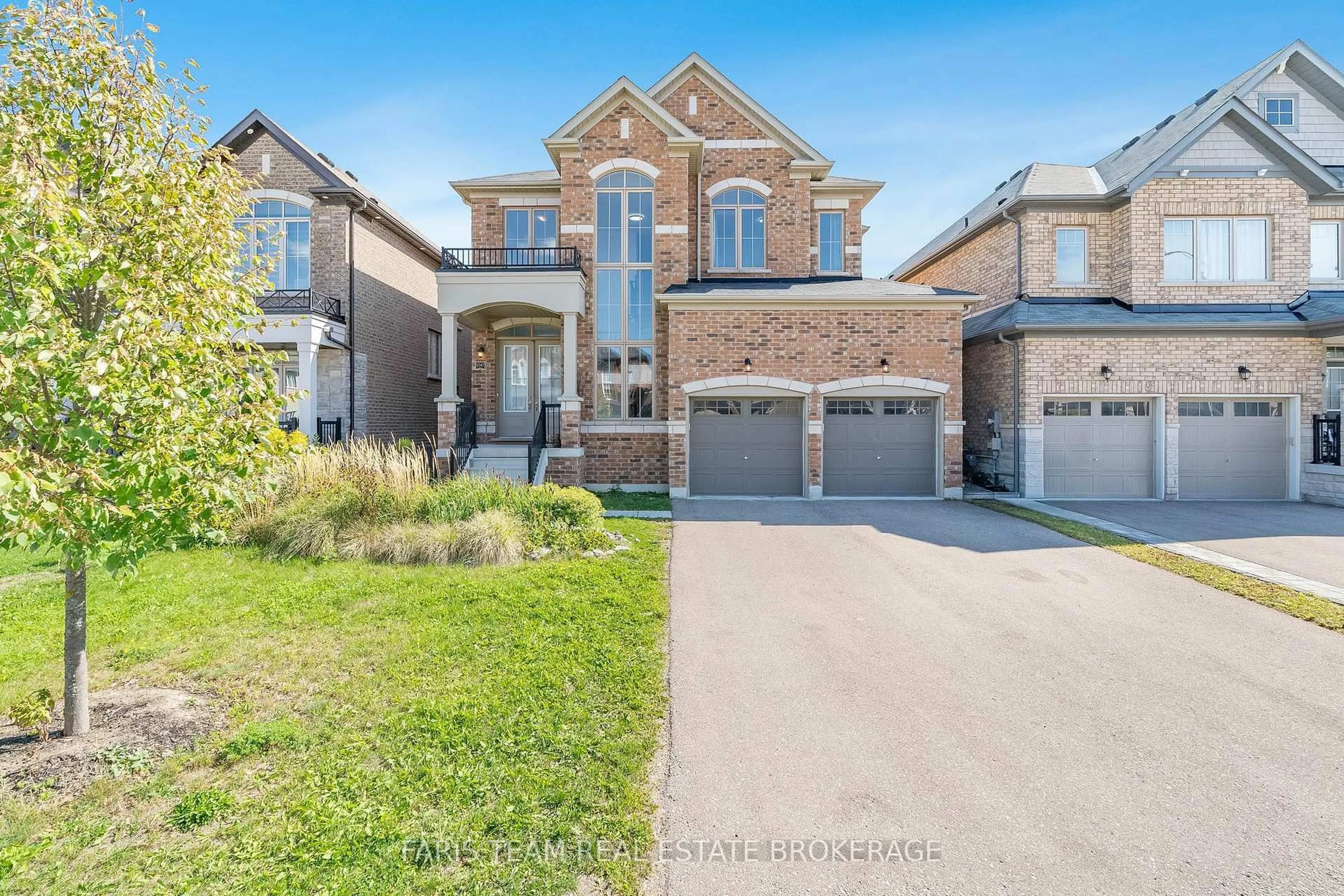 Home with brick exterior material, street for 1547 McRoberts Cres, Innisfil Ontario L9S 0J9