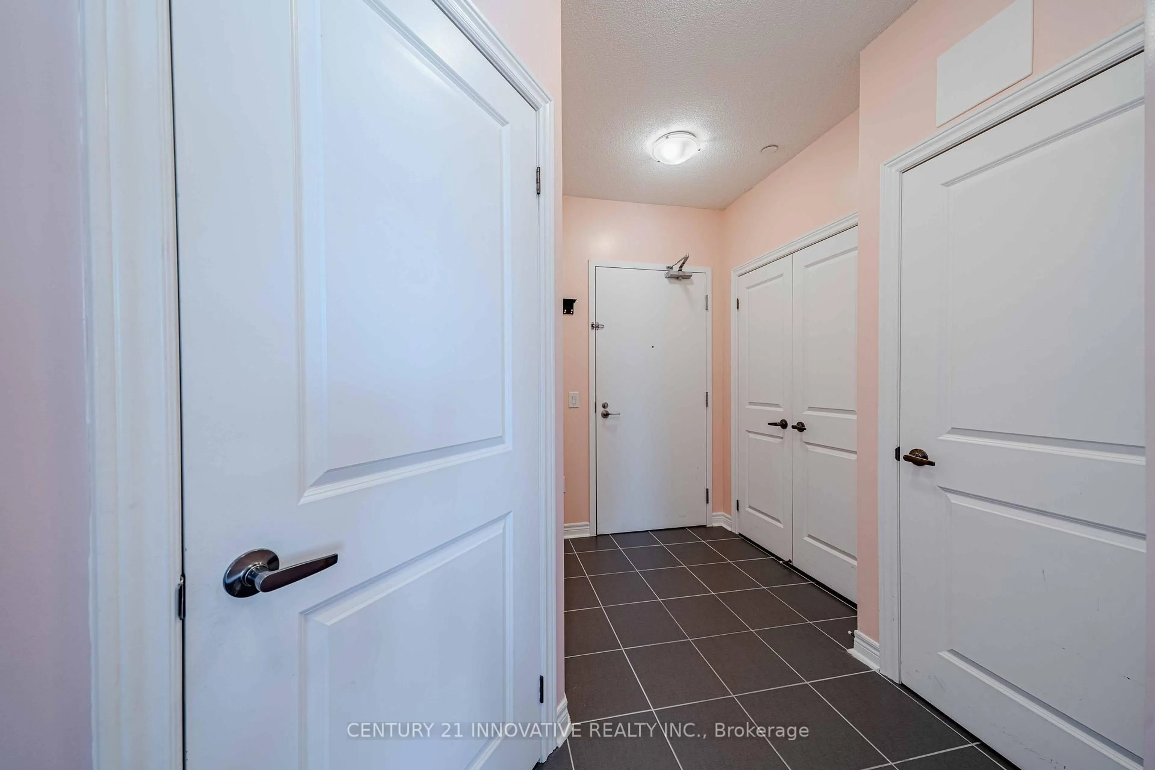 Indoor entryway for 7325 Markham Rd #806, Markham Ontario L3S 0C9