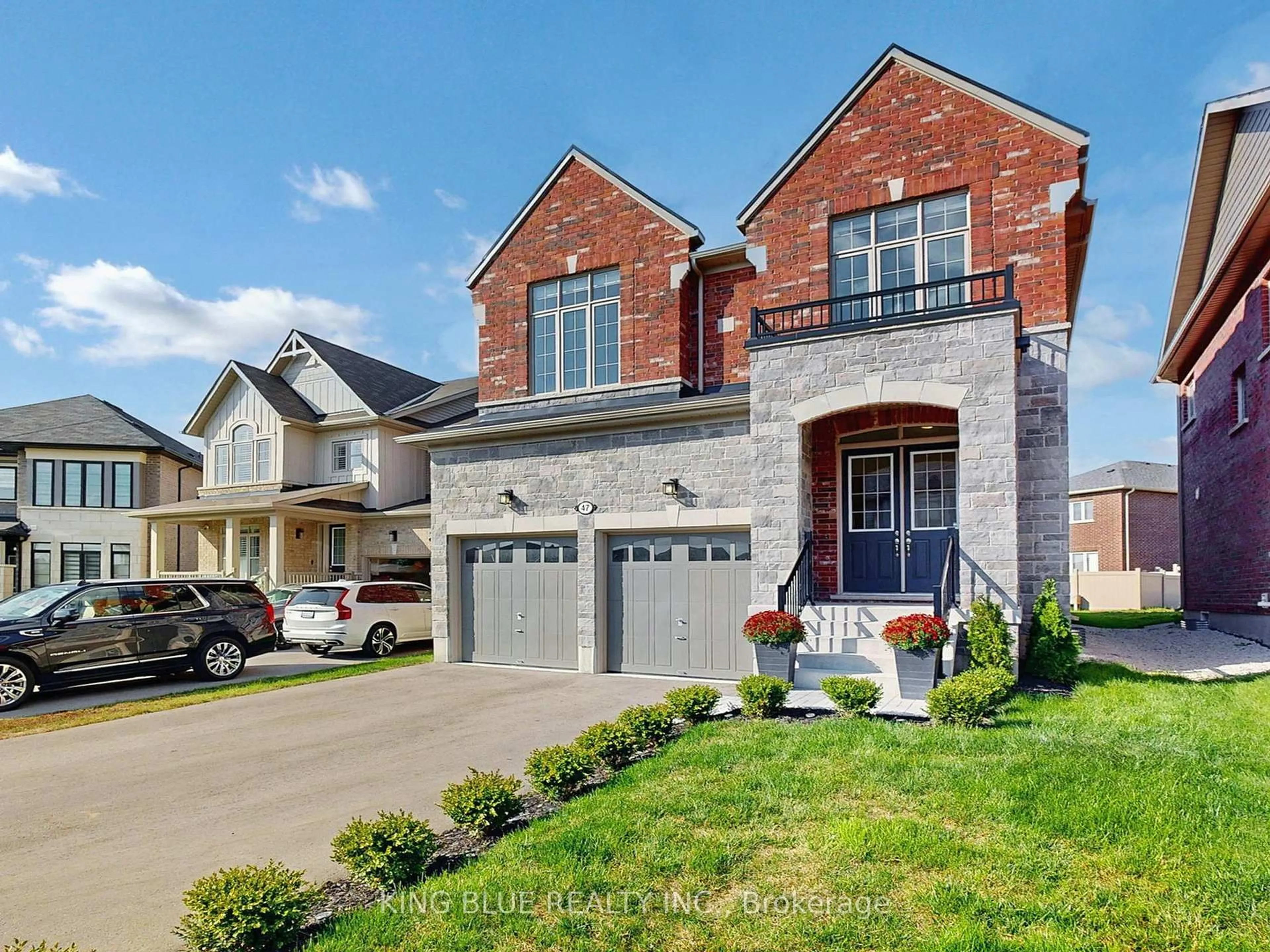 Home with brick exterior material, street for 47 Deepwood Cres, East Gwillimbury Ontario L9N 0P8