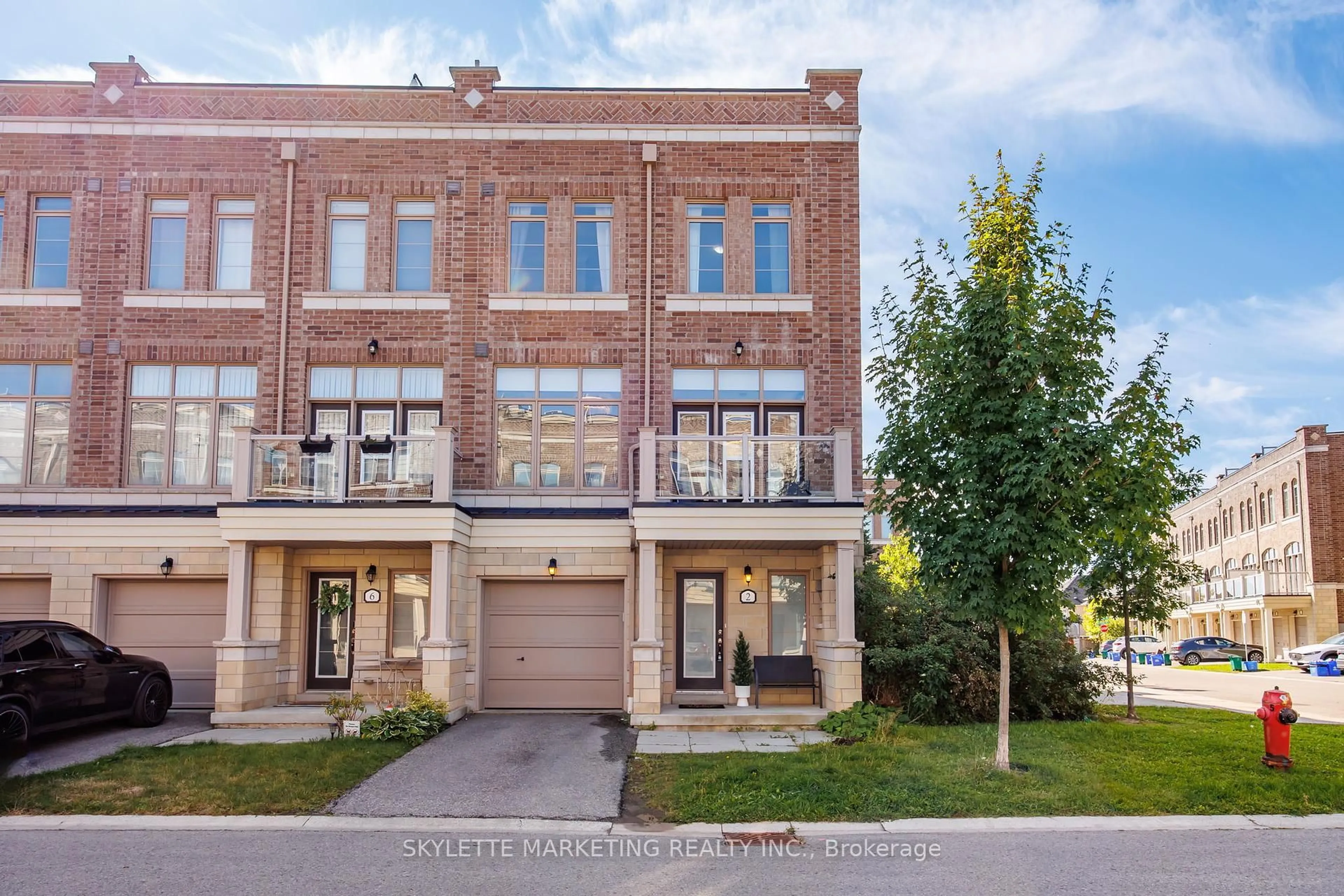Home with brick exterior material, street for 2 Cornerbank Cres, Whitchurch-Stouffville Ontario L4A 1X1