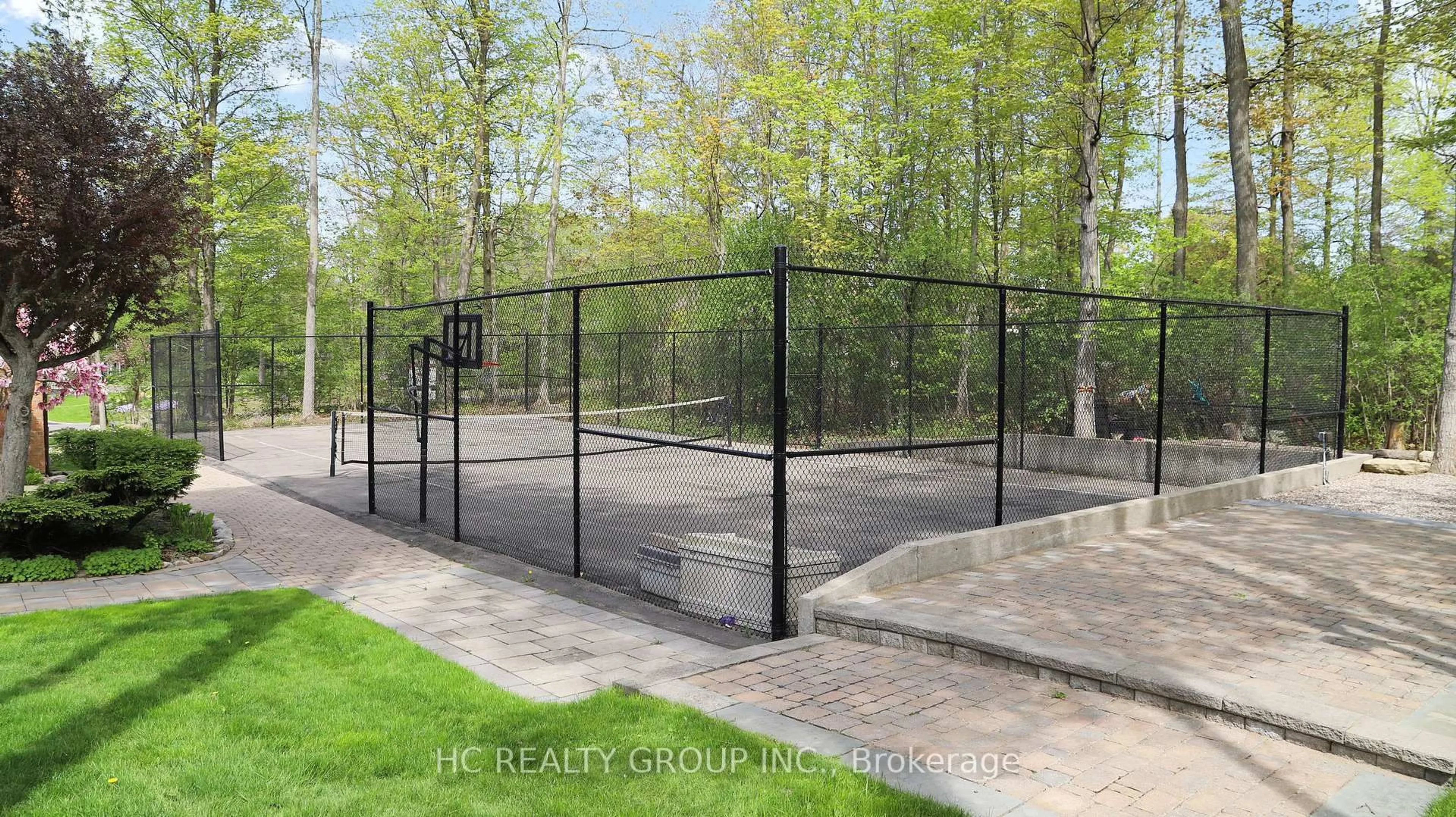 Patio, street for 2 Glenridge Dr, Markham Ontario L6C 1A1