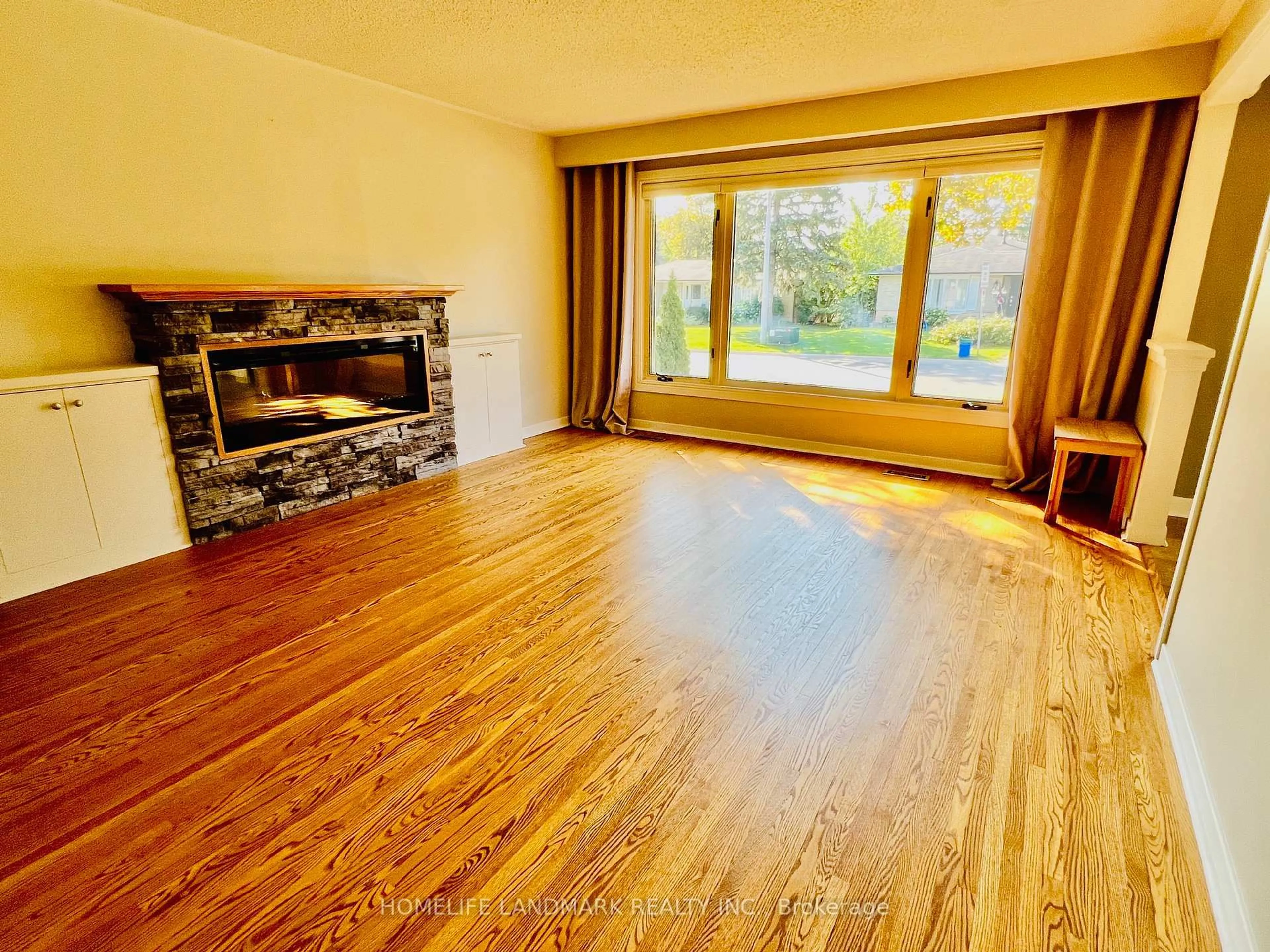 A pic of a room for 74 Devins Dr, Aurora Ontario L4G 2Z4