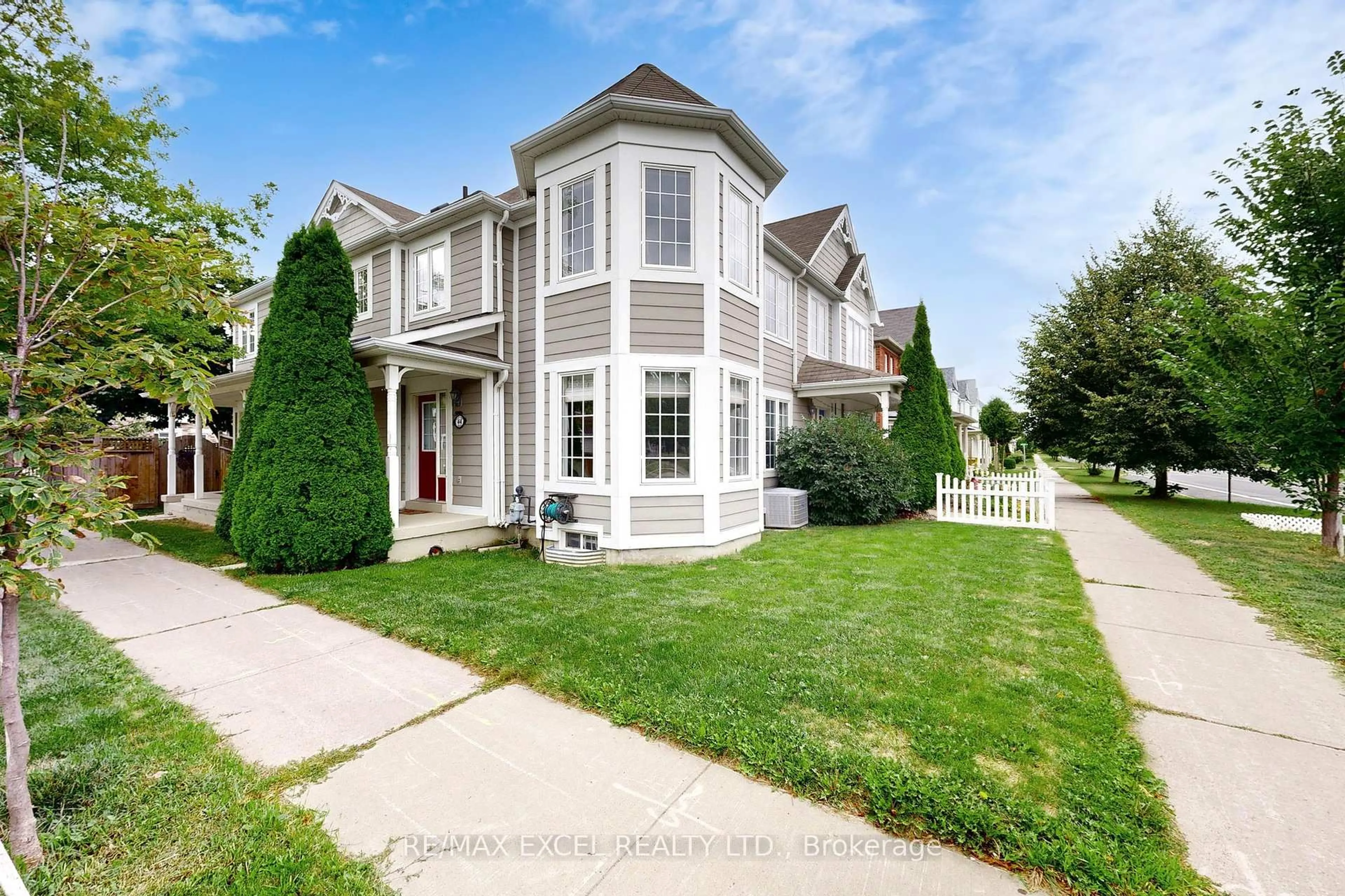 Home with vinyl exterior material, street for 44 Black Creek Dr, Markham Ontario L6B 1K1
