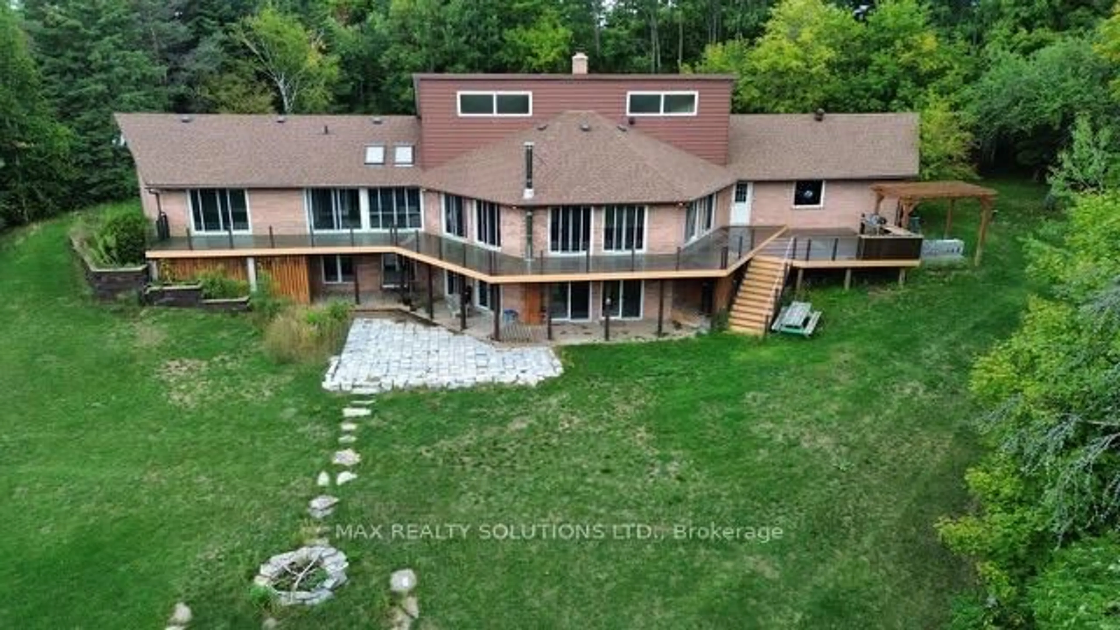 A pic from outside/outdoor area/front of a property/back of a property/a pic from drone, unknown for 4997 Davis Dr, Whitchurch-Stouffville Ontario L4A 1Z1